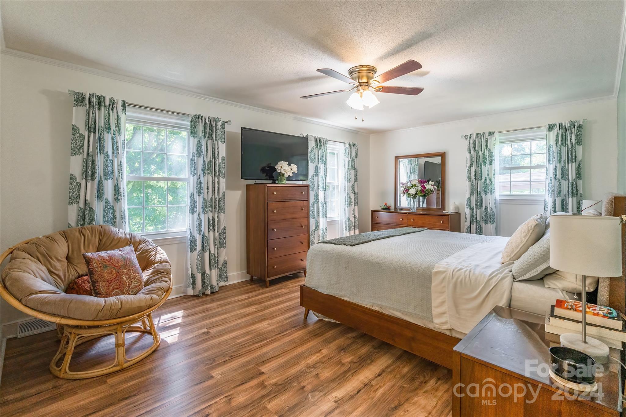 1069 Belmar Lane