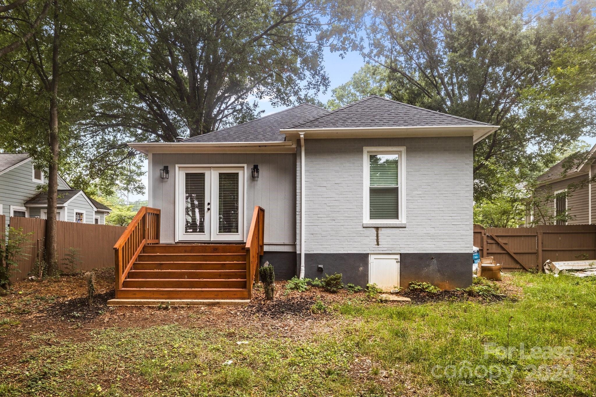 3420 Holt Street
