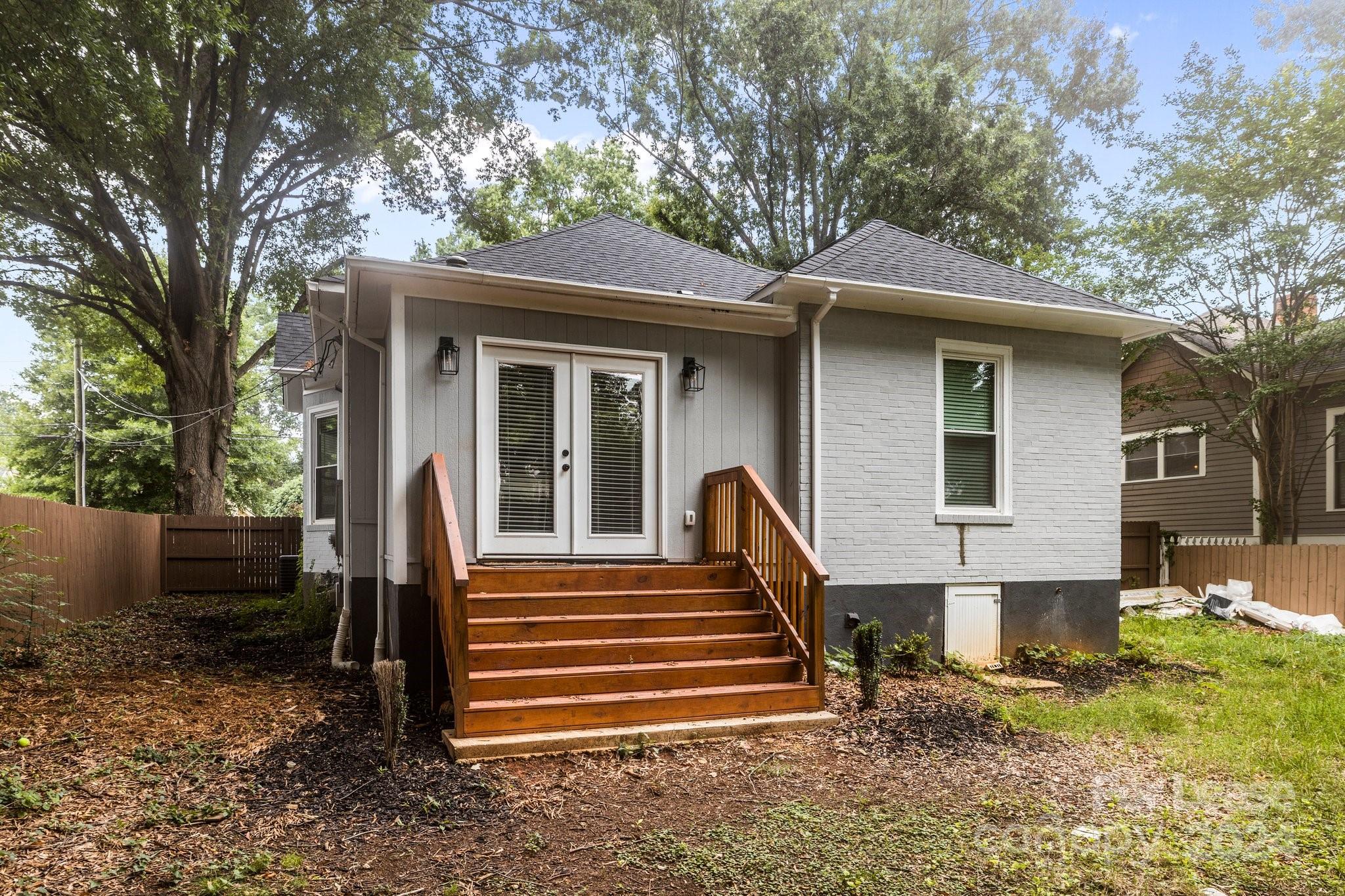 3420 Holt Street