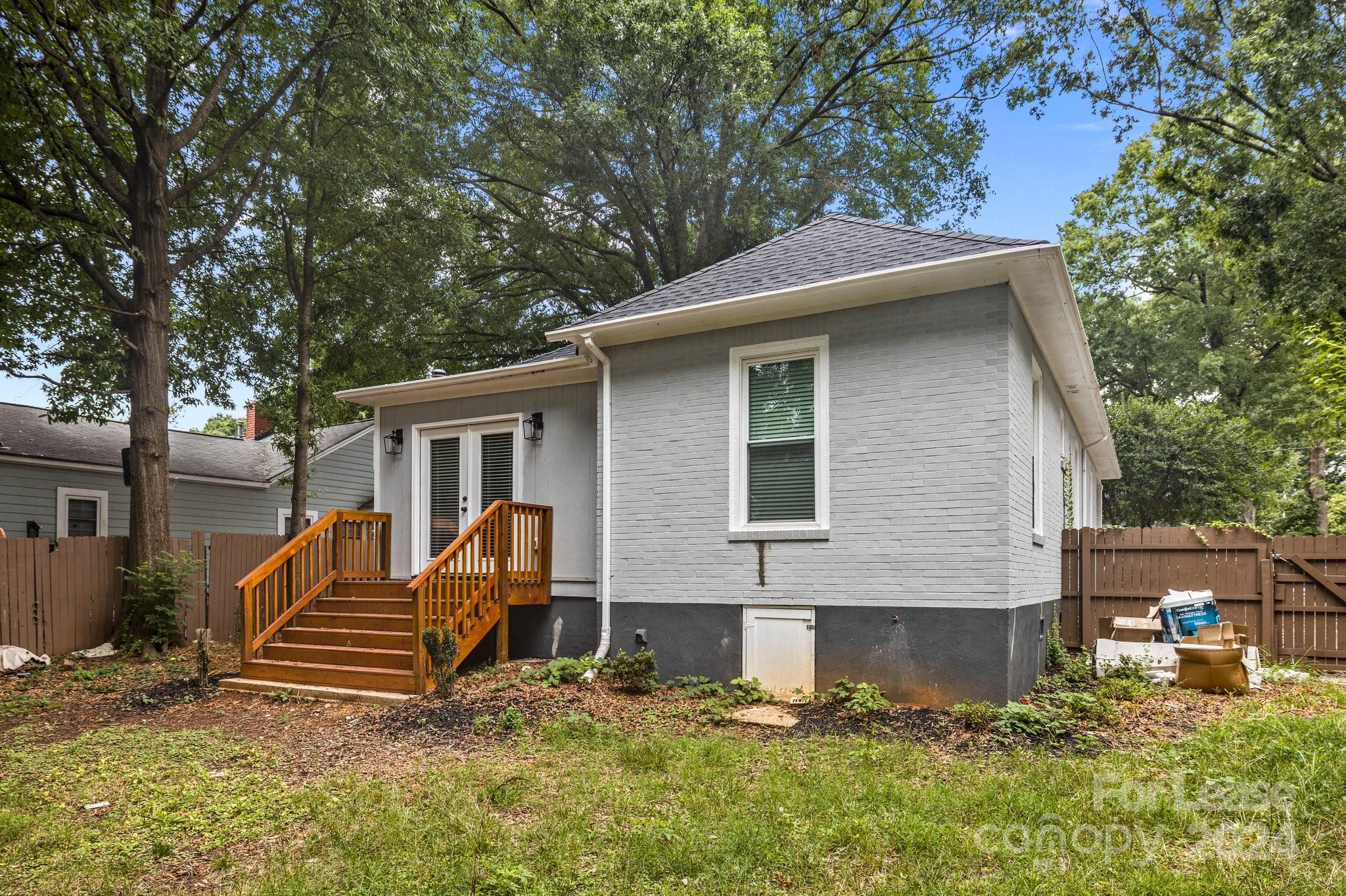 3420 Holt Street