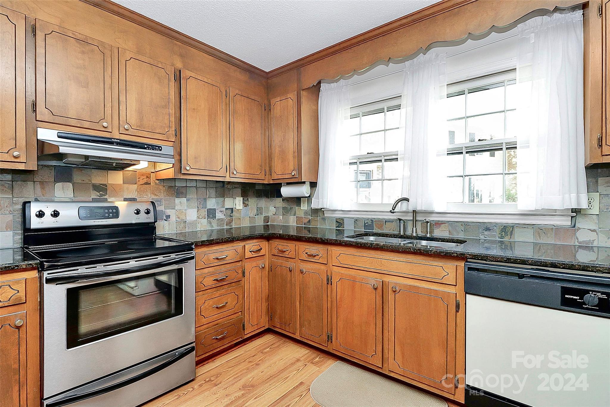 6624 Bunker Hill Circle