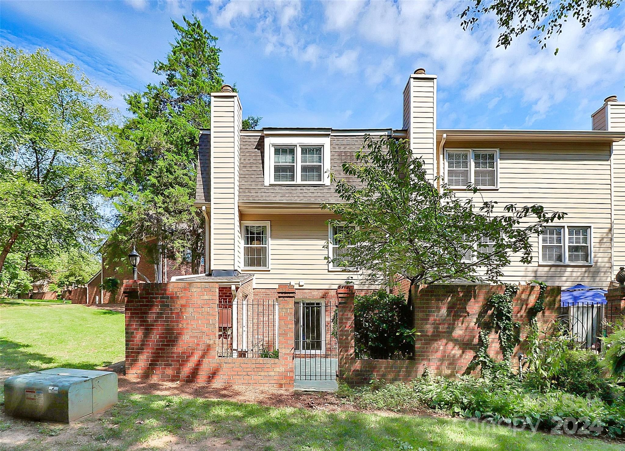 6624 Bunker Hill Circle