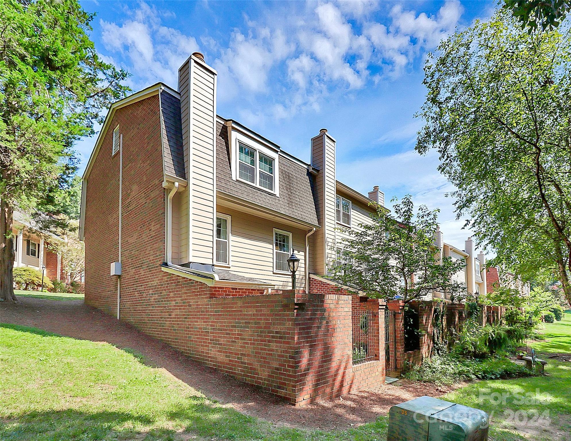 6624 Bunker Hill Circle