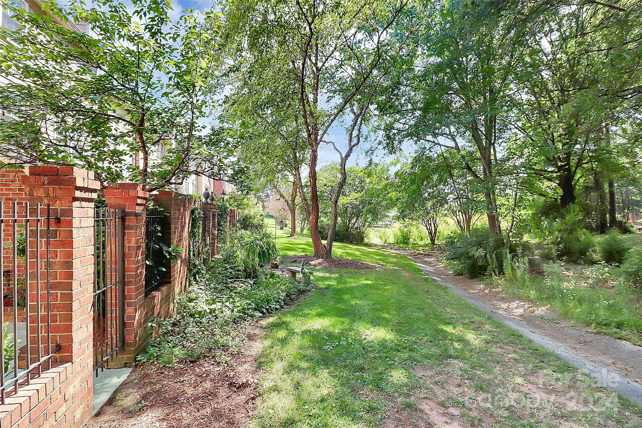 6624 Bunker Hill Circle