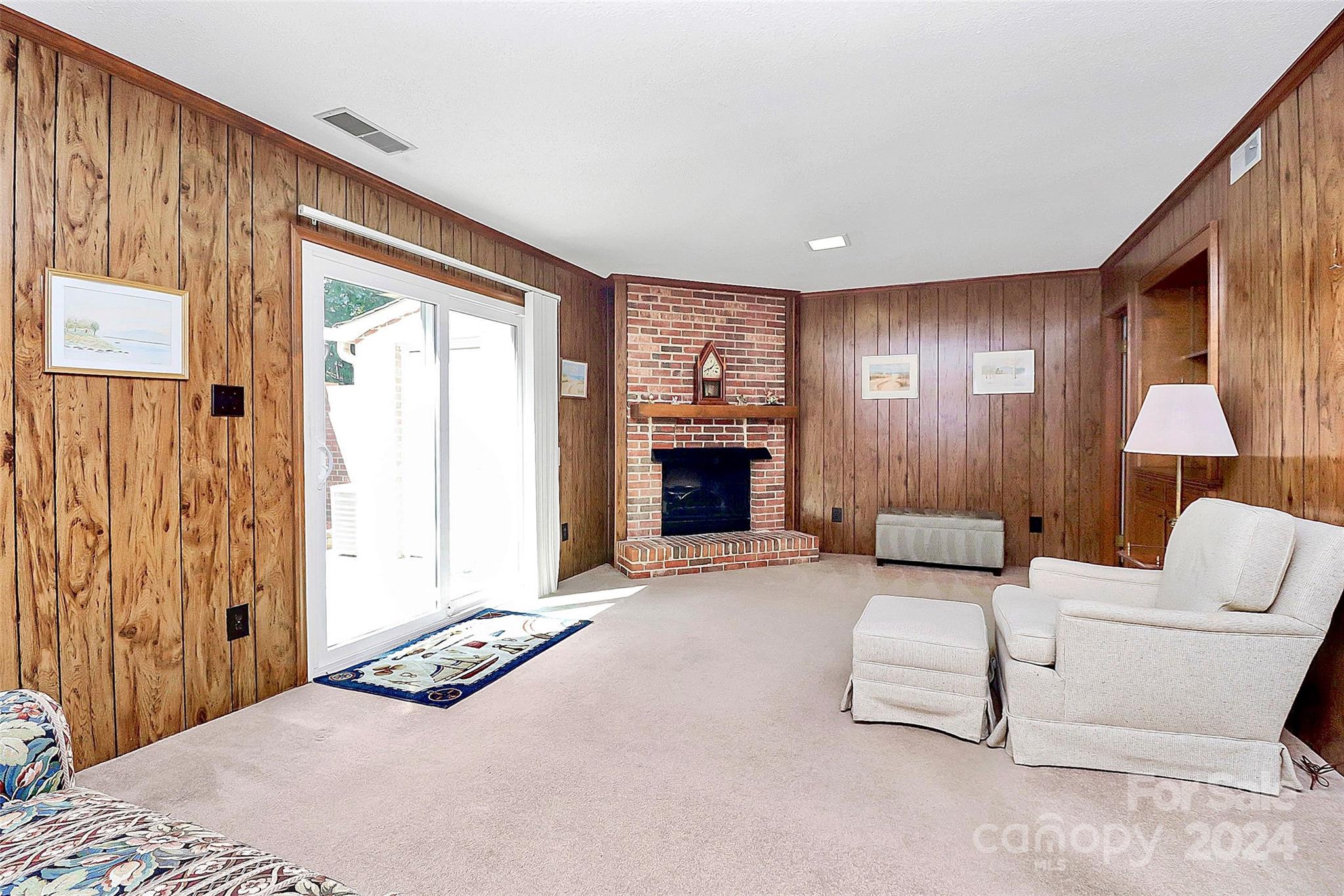 6624 Bunker Hill Circle