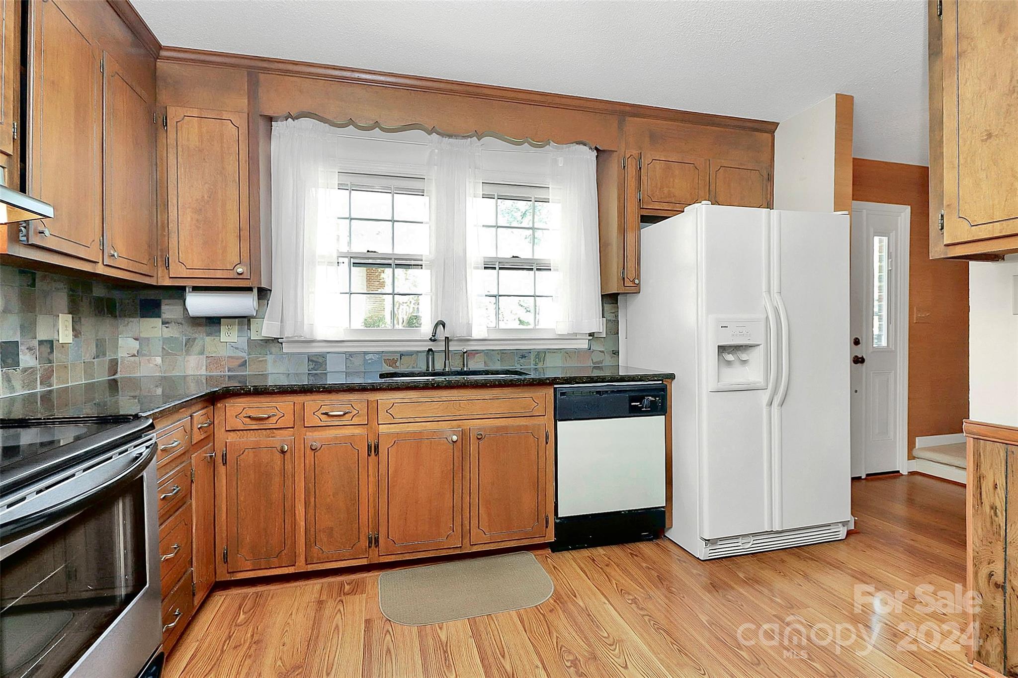 6624 Bunker Hill Circle
