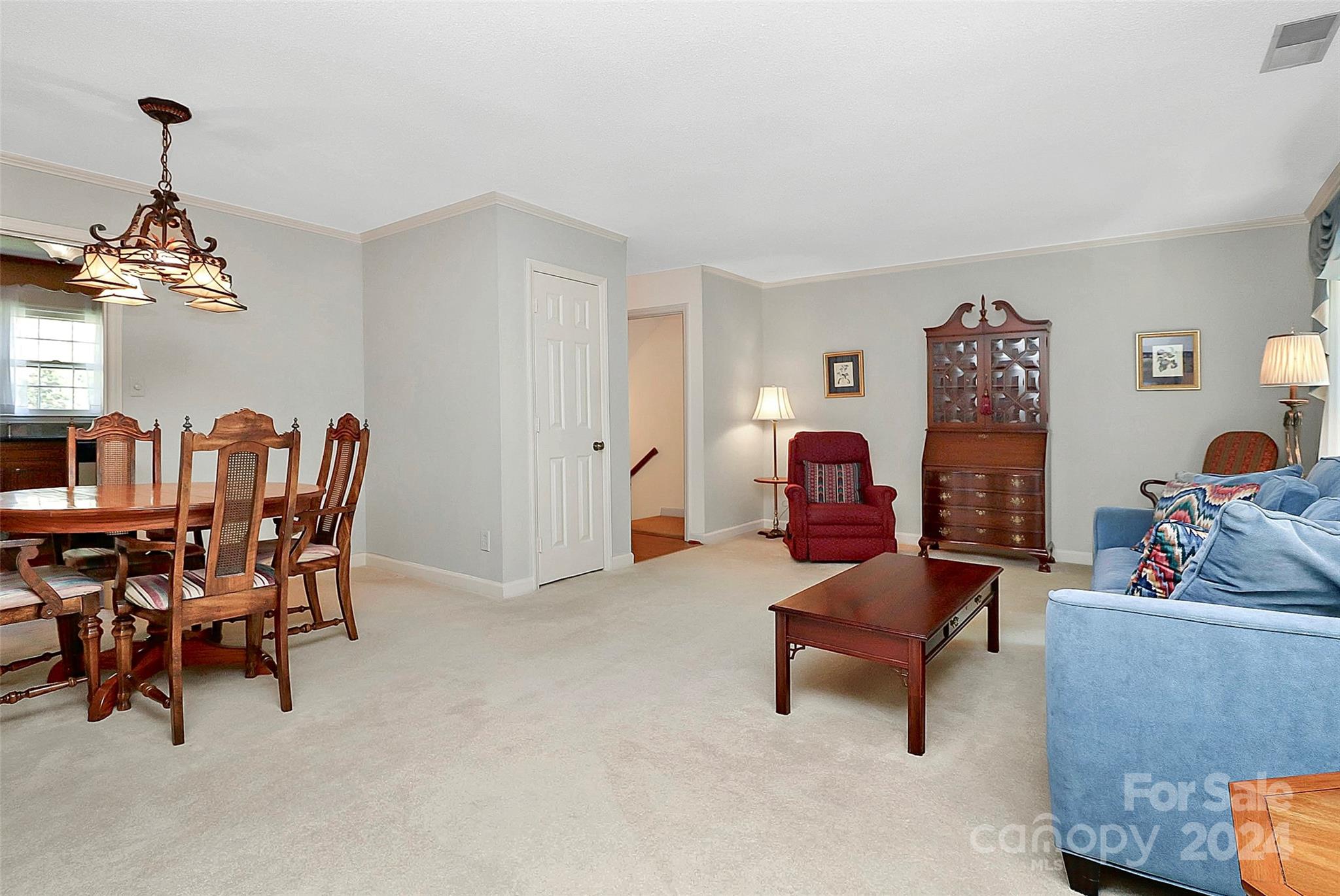 6624 Bunker Hill Circle