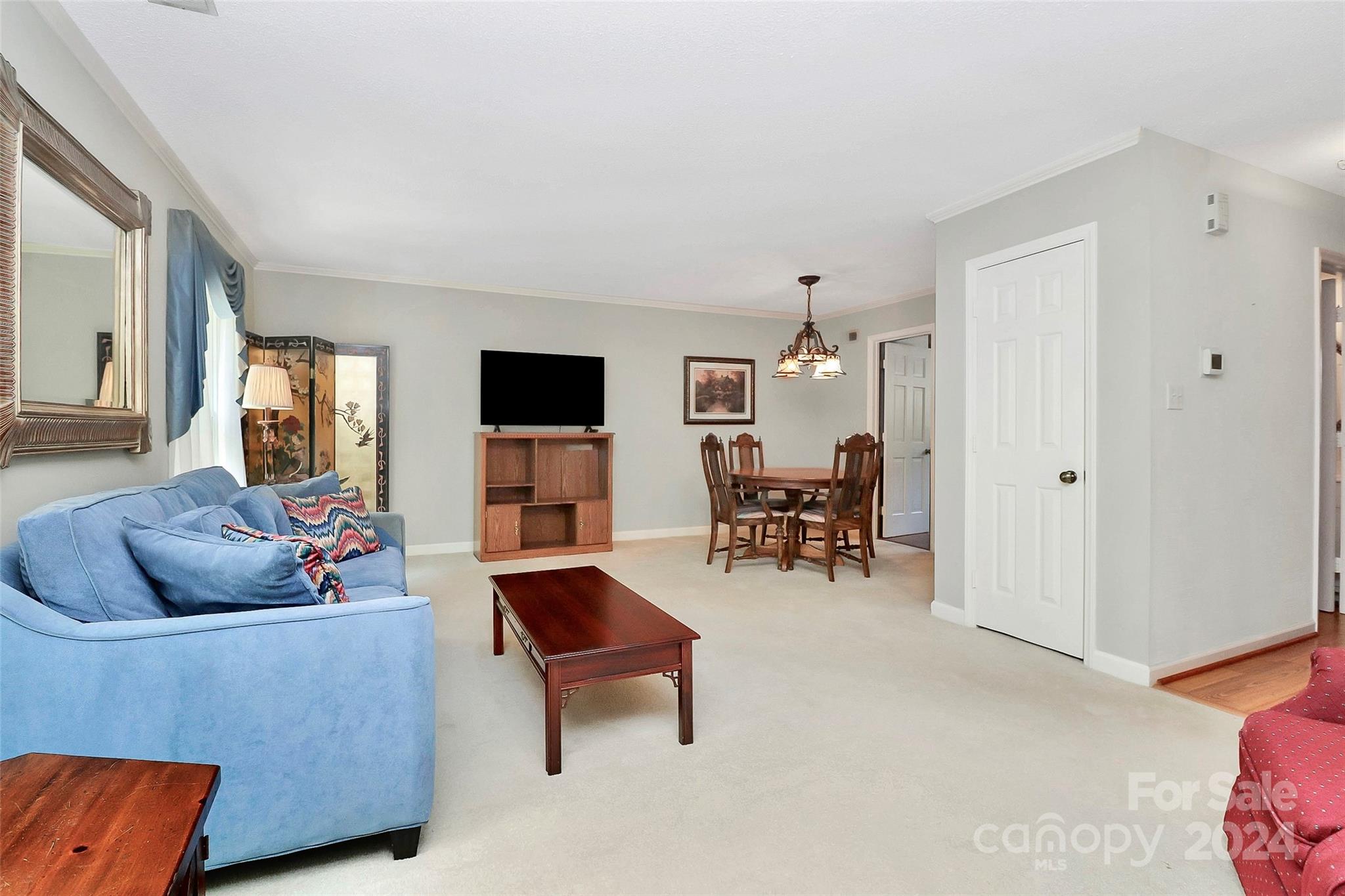 6624 Bunker Hill Circle