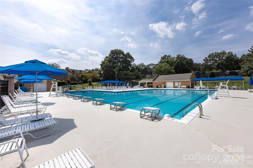 6624 Bunker Hill Circle