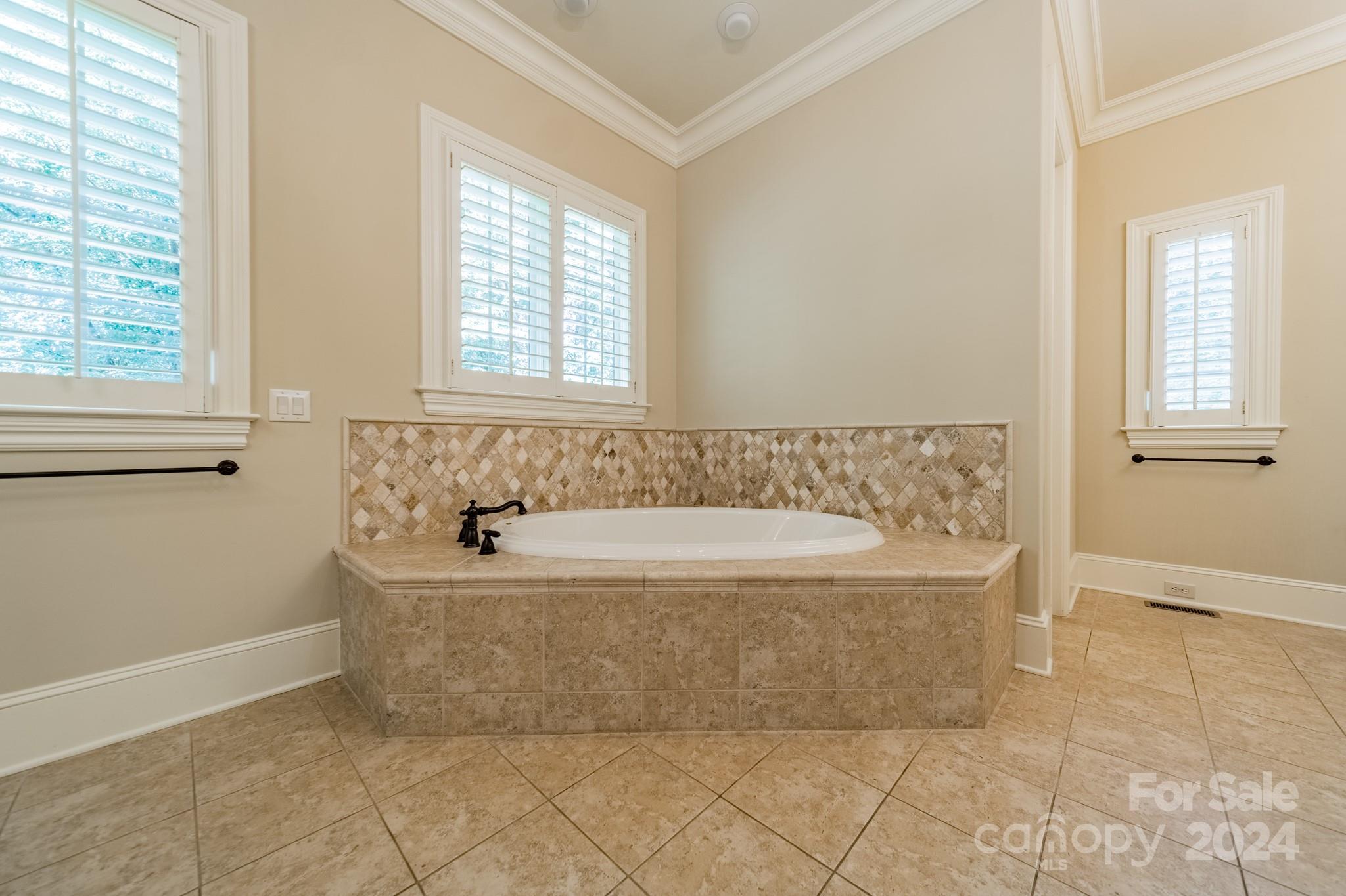 128 Yacht Road