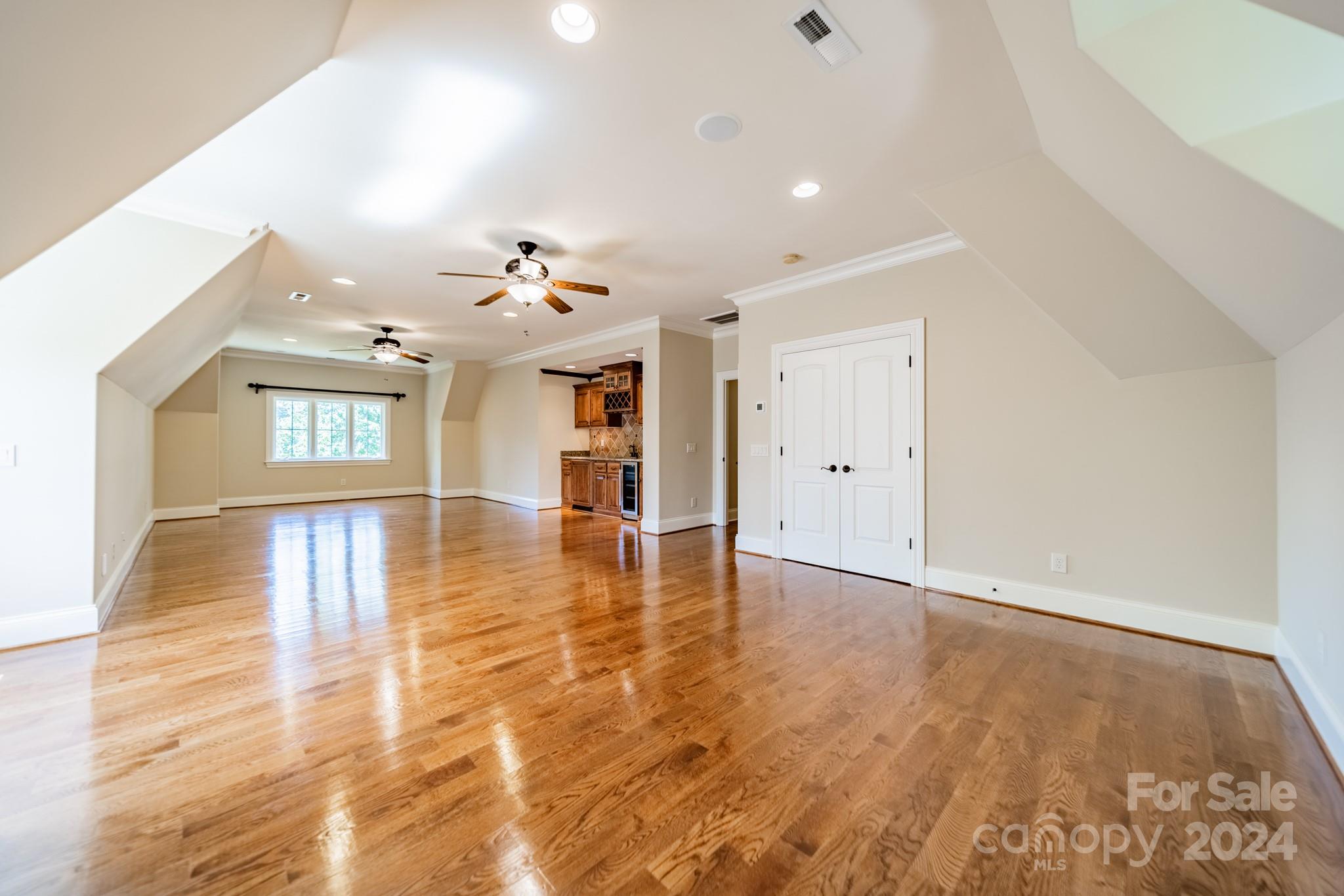 128 Yacht Road