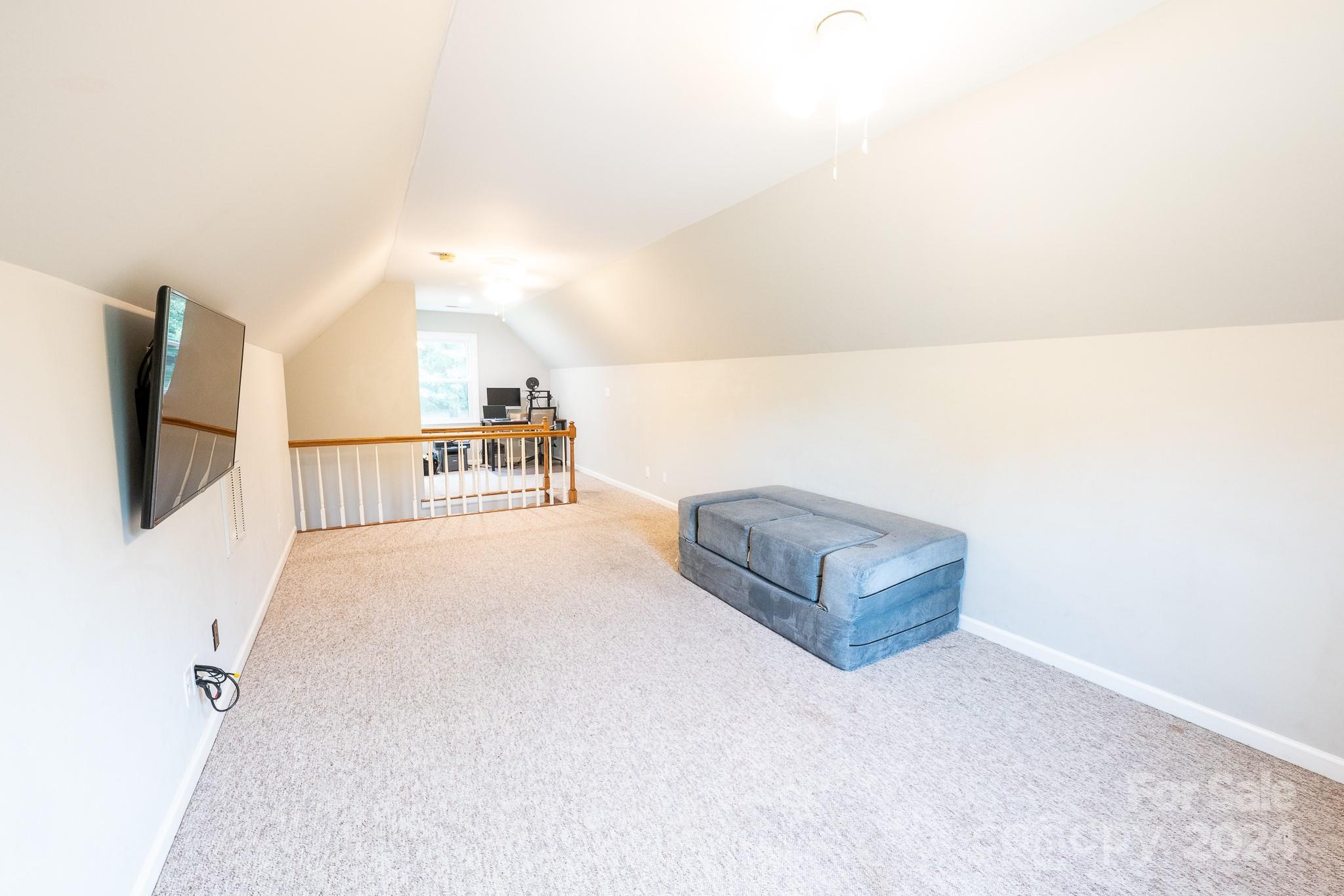 122 Creek Hollow Trail