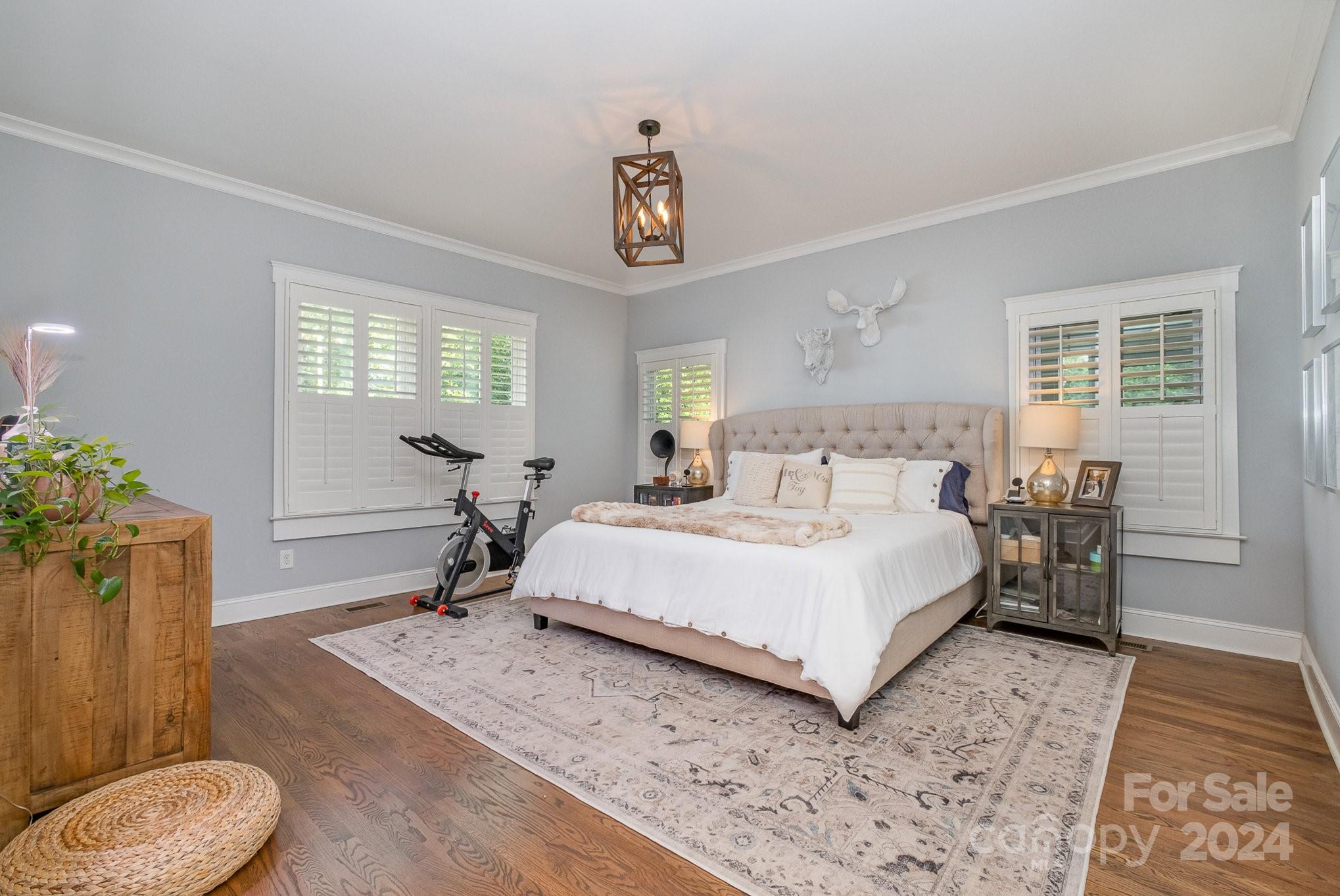 305 Wesley Heights Way