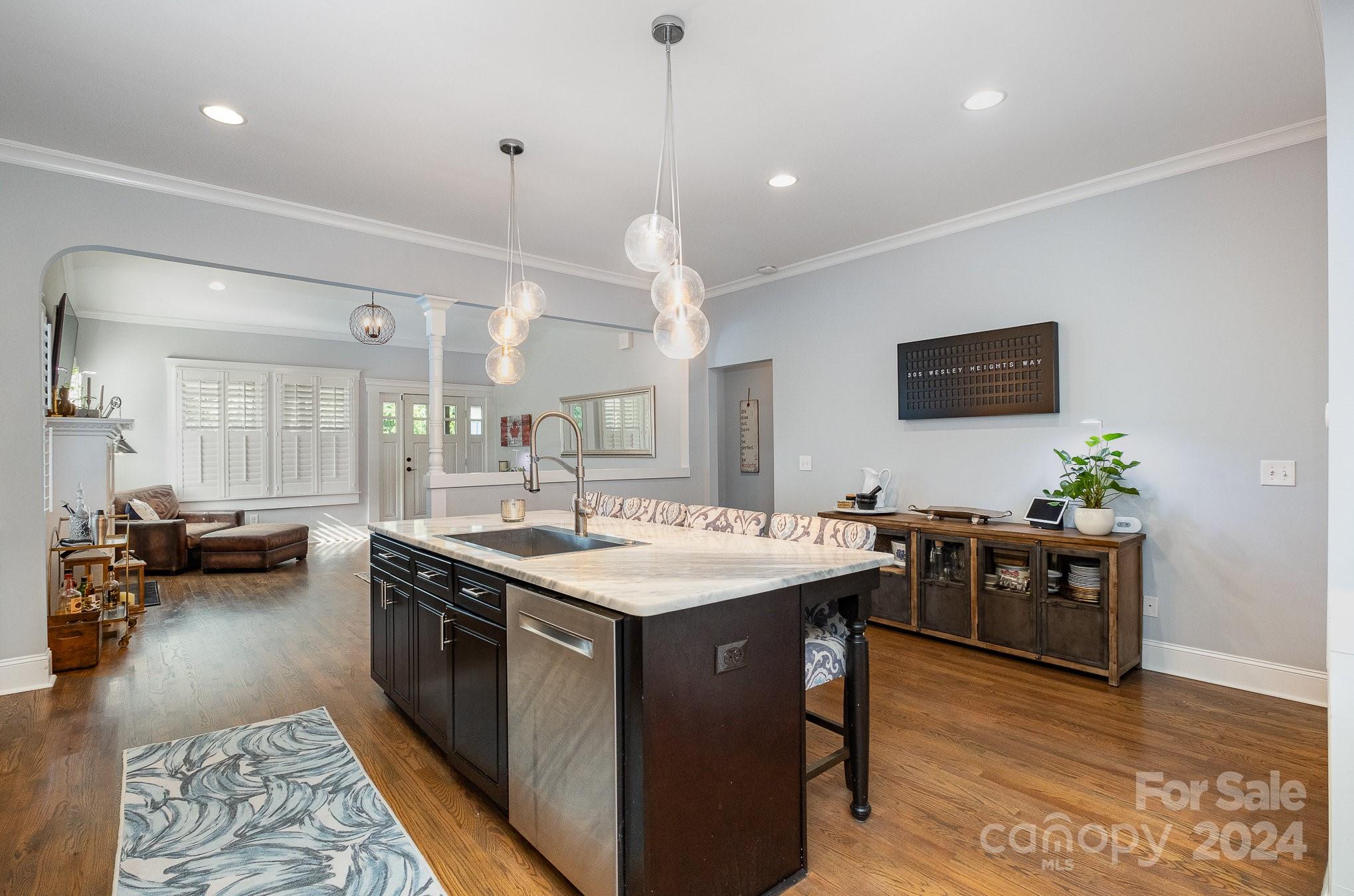305 Wesley Heights Way