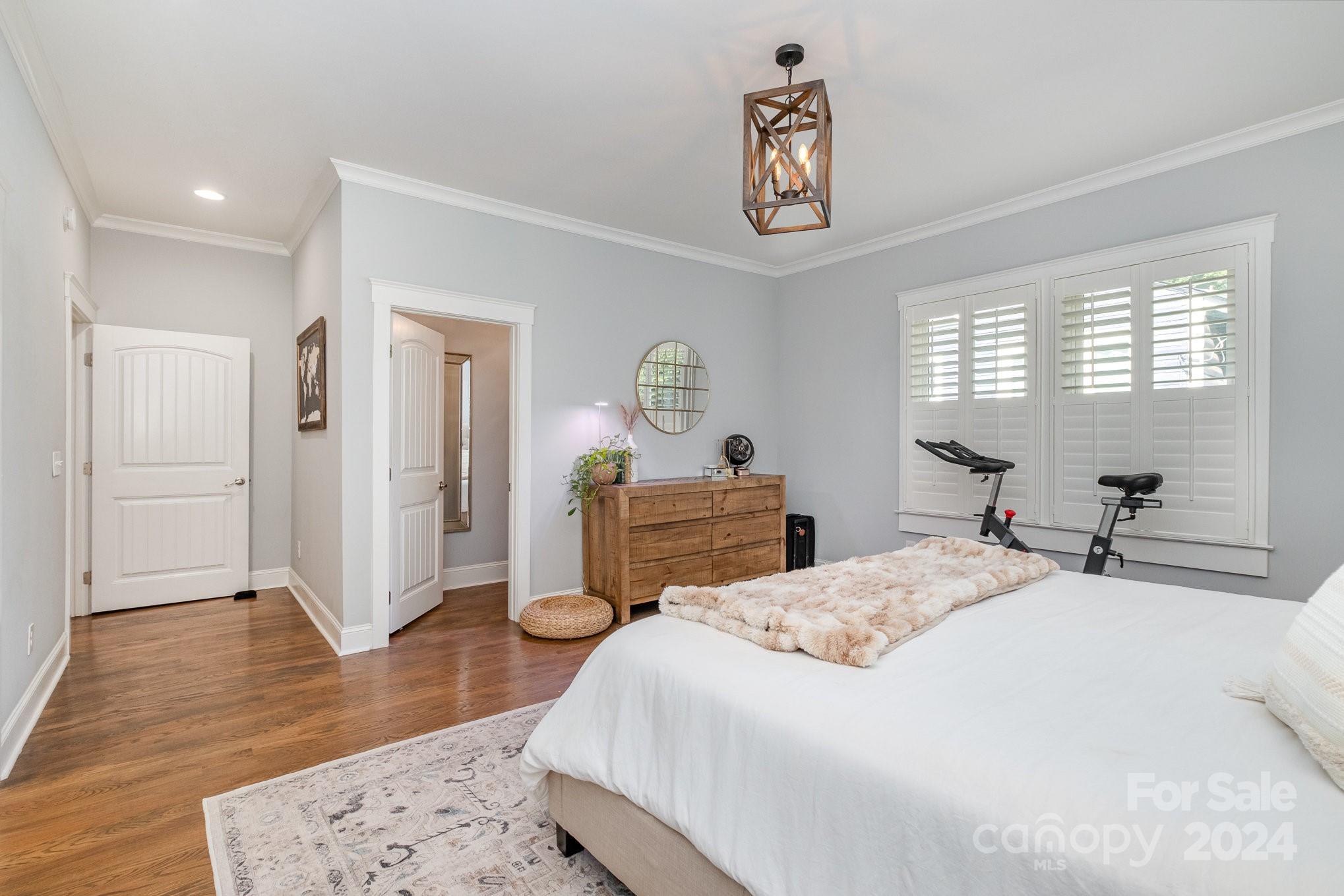 305 Wesley Heights Way