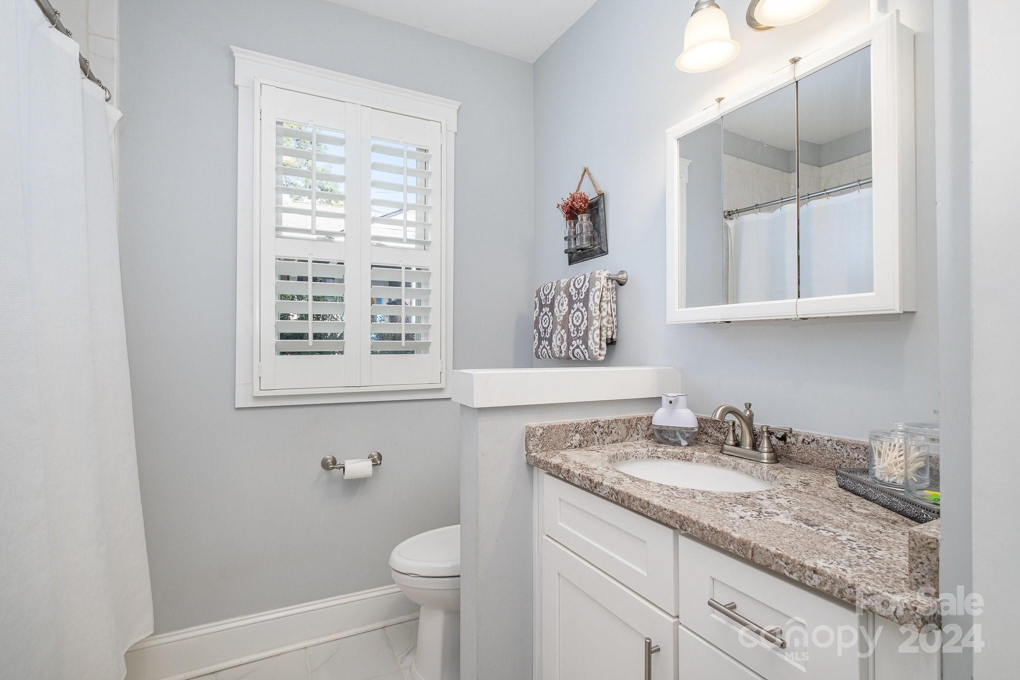 305 Wesley Heights Way