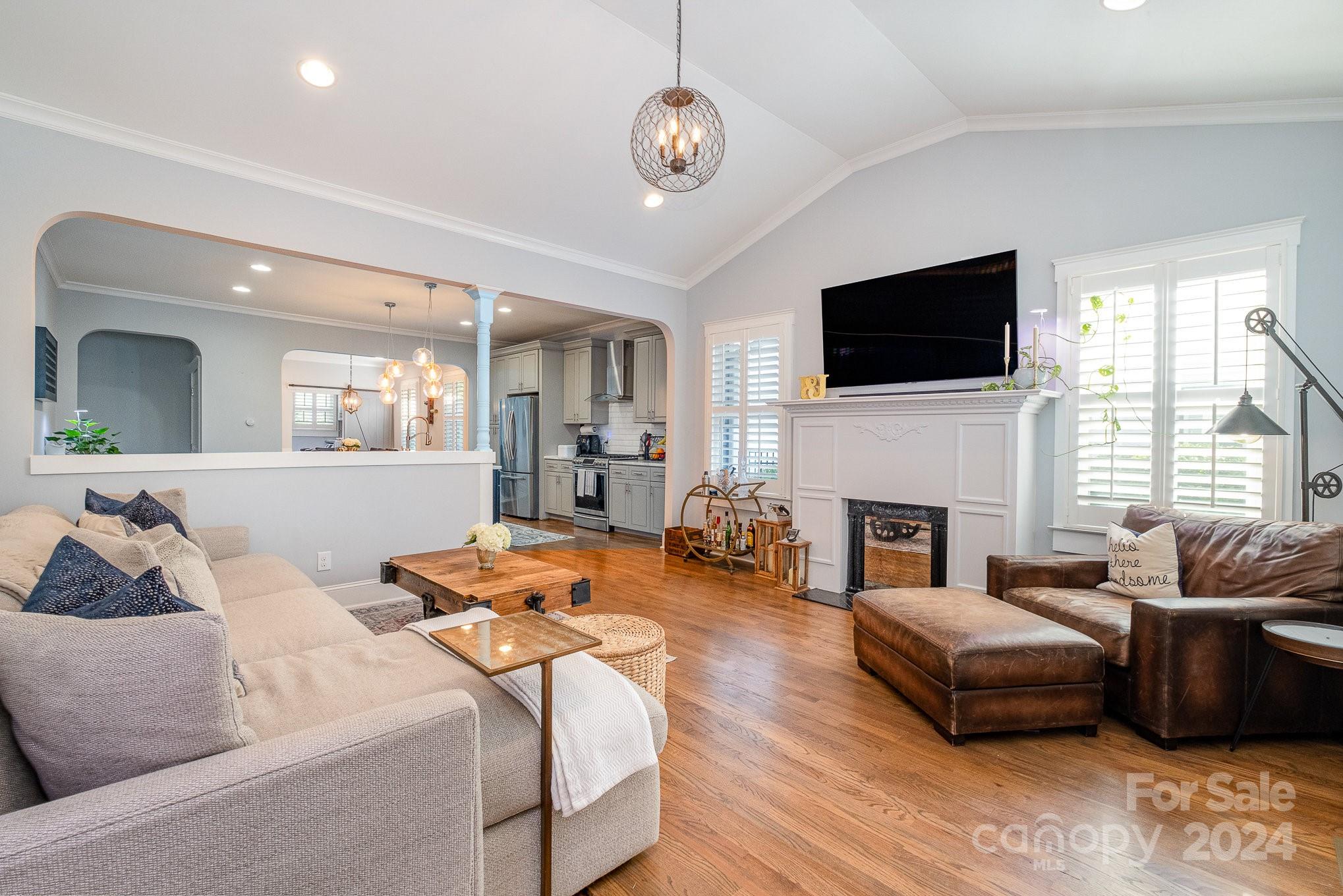 305 Wesley Heights Way