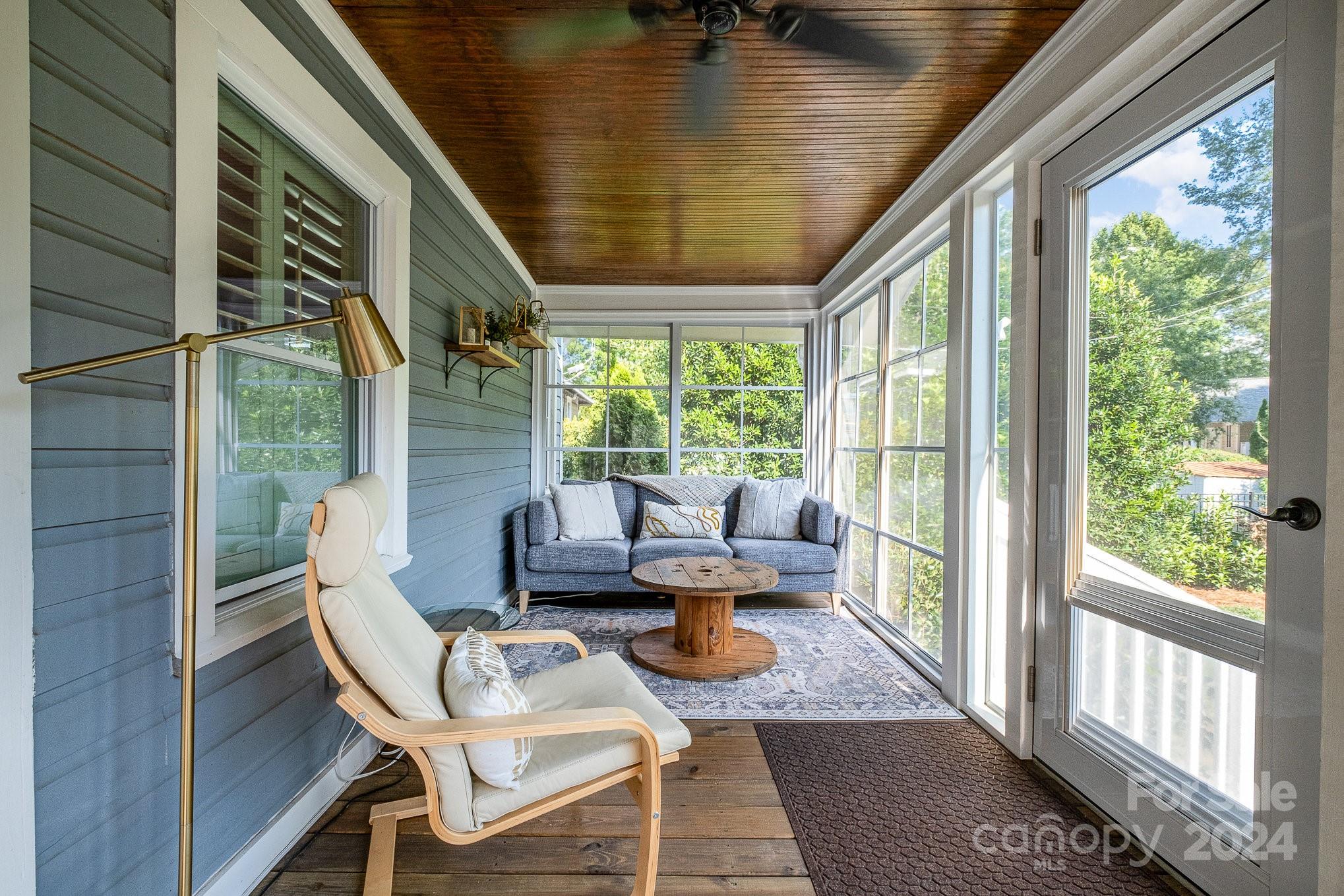 305 Wesley Heights Way
