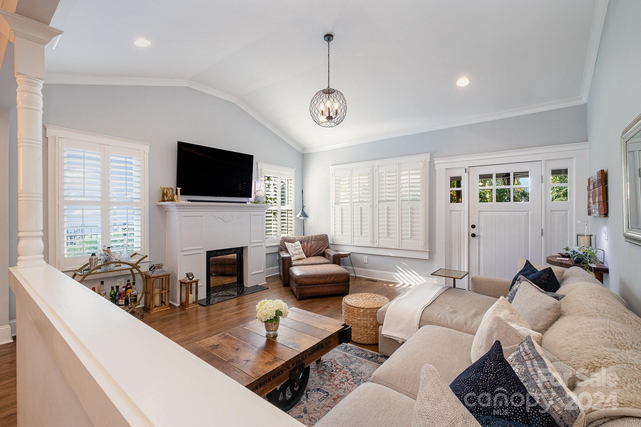 305 Wesley Heights Way
