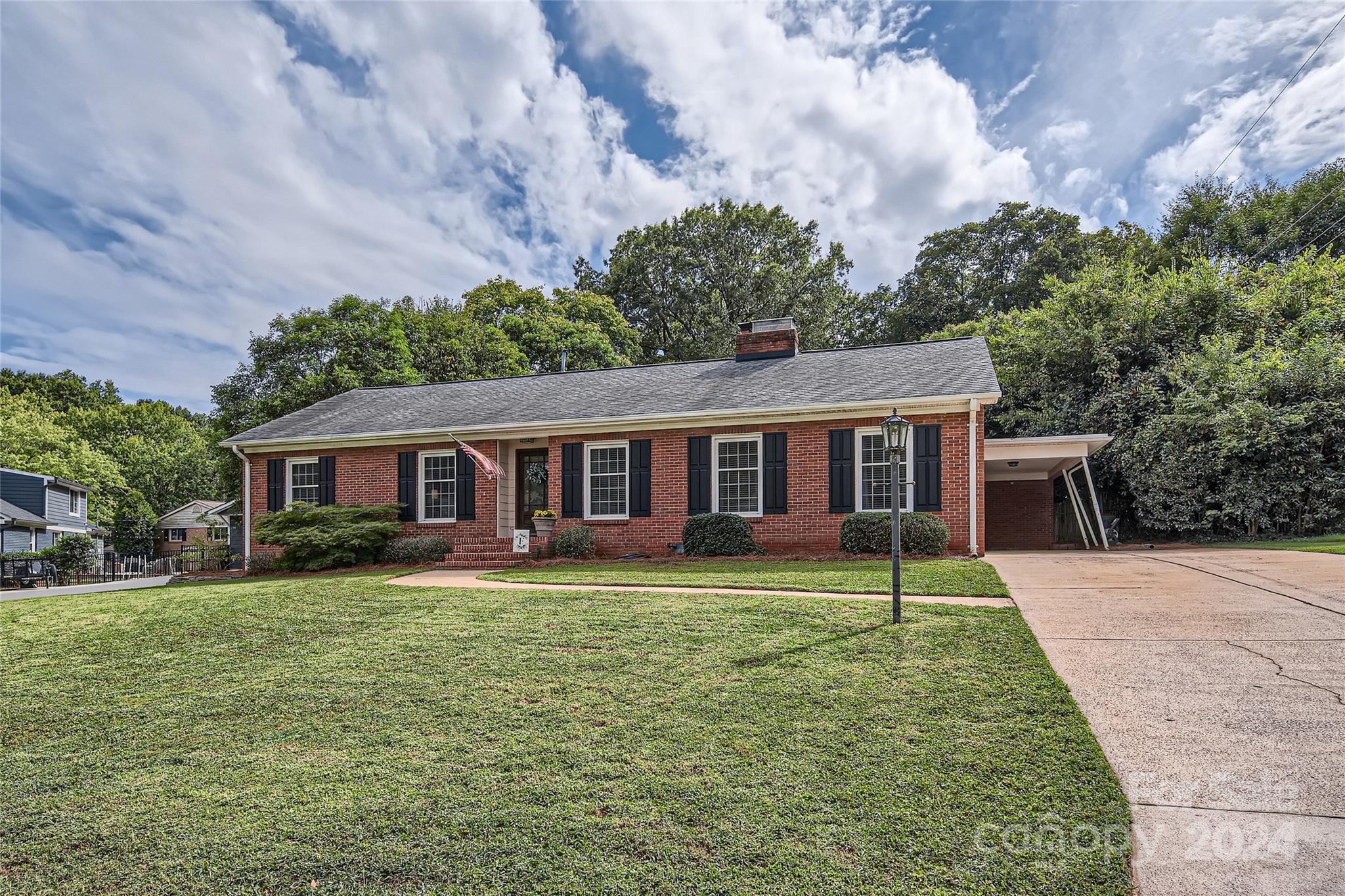 916 Fairbanks Road