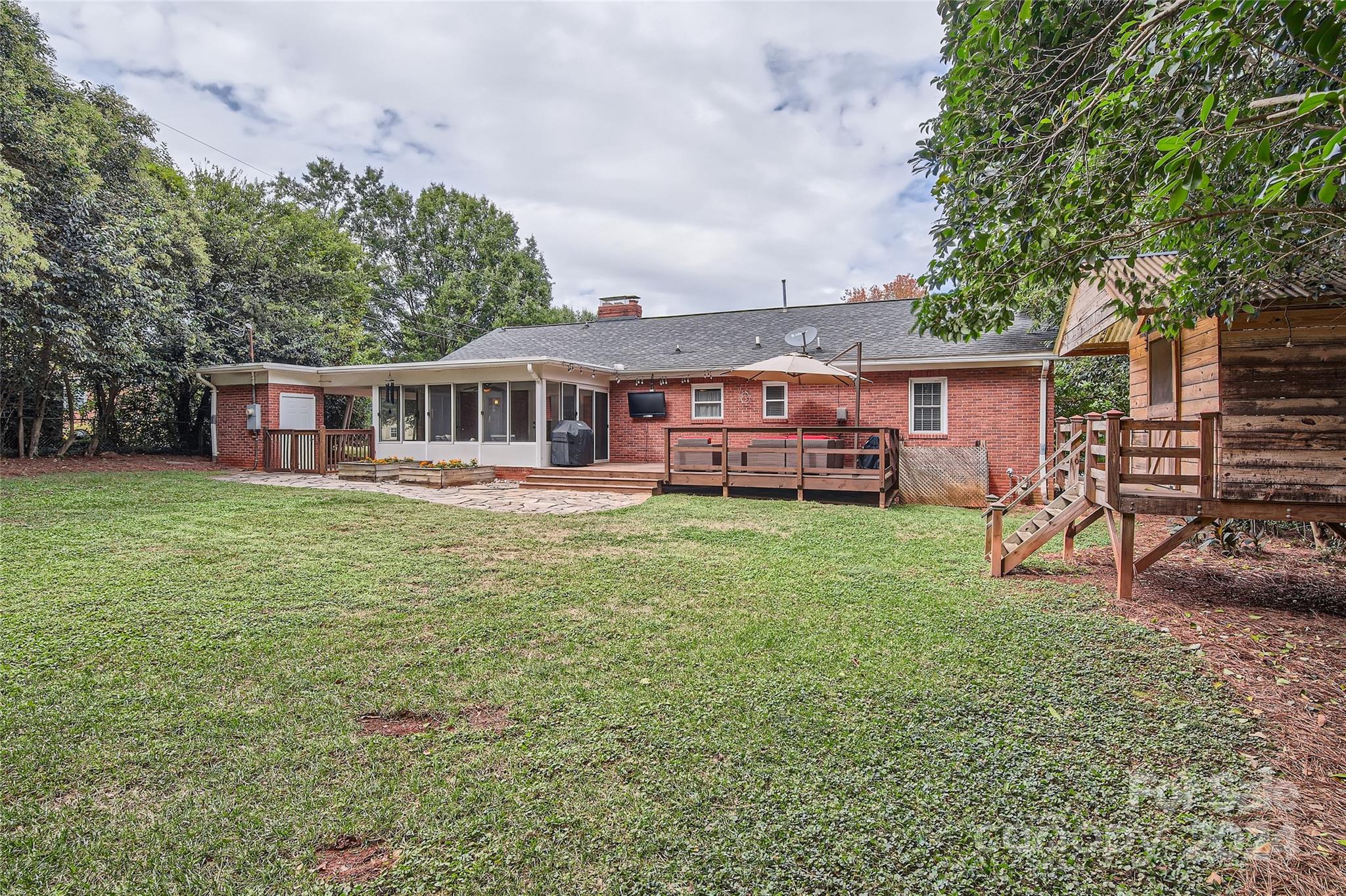 916 Fairbanks Road