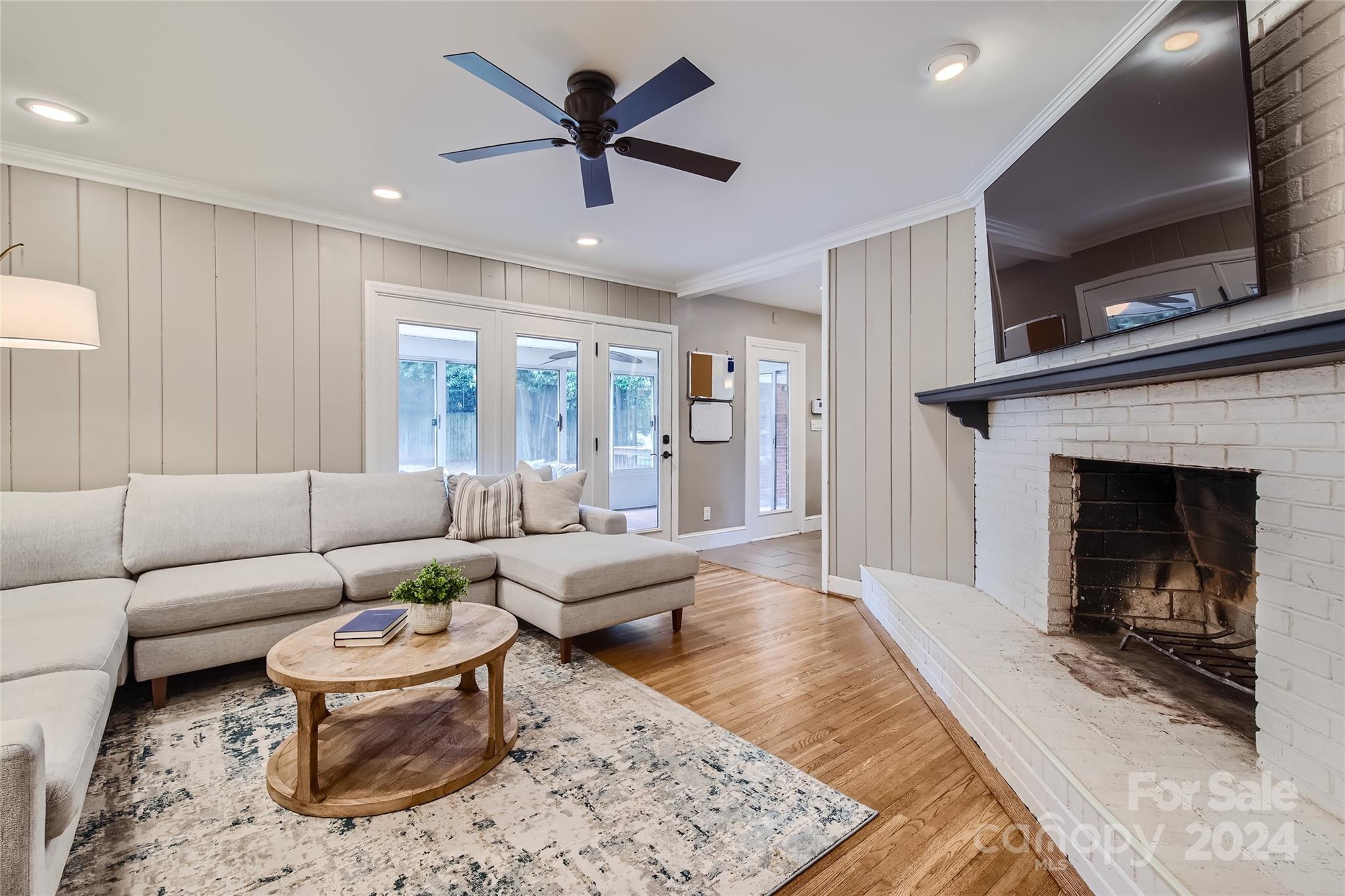 916 Fairbanks Road