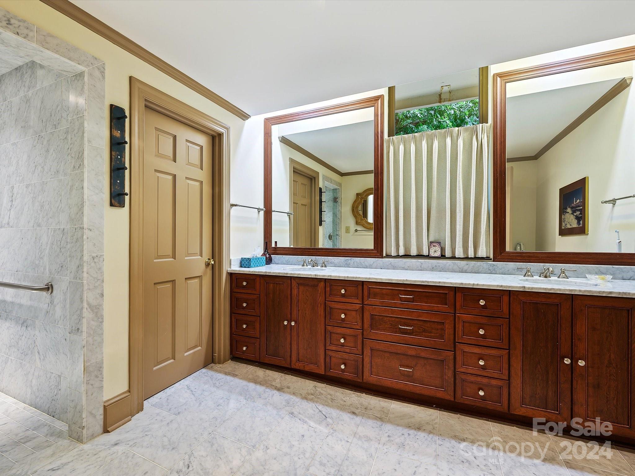 2633 Richardson Divide Unit: 2A