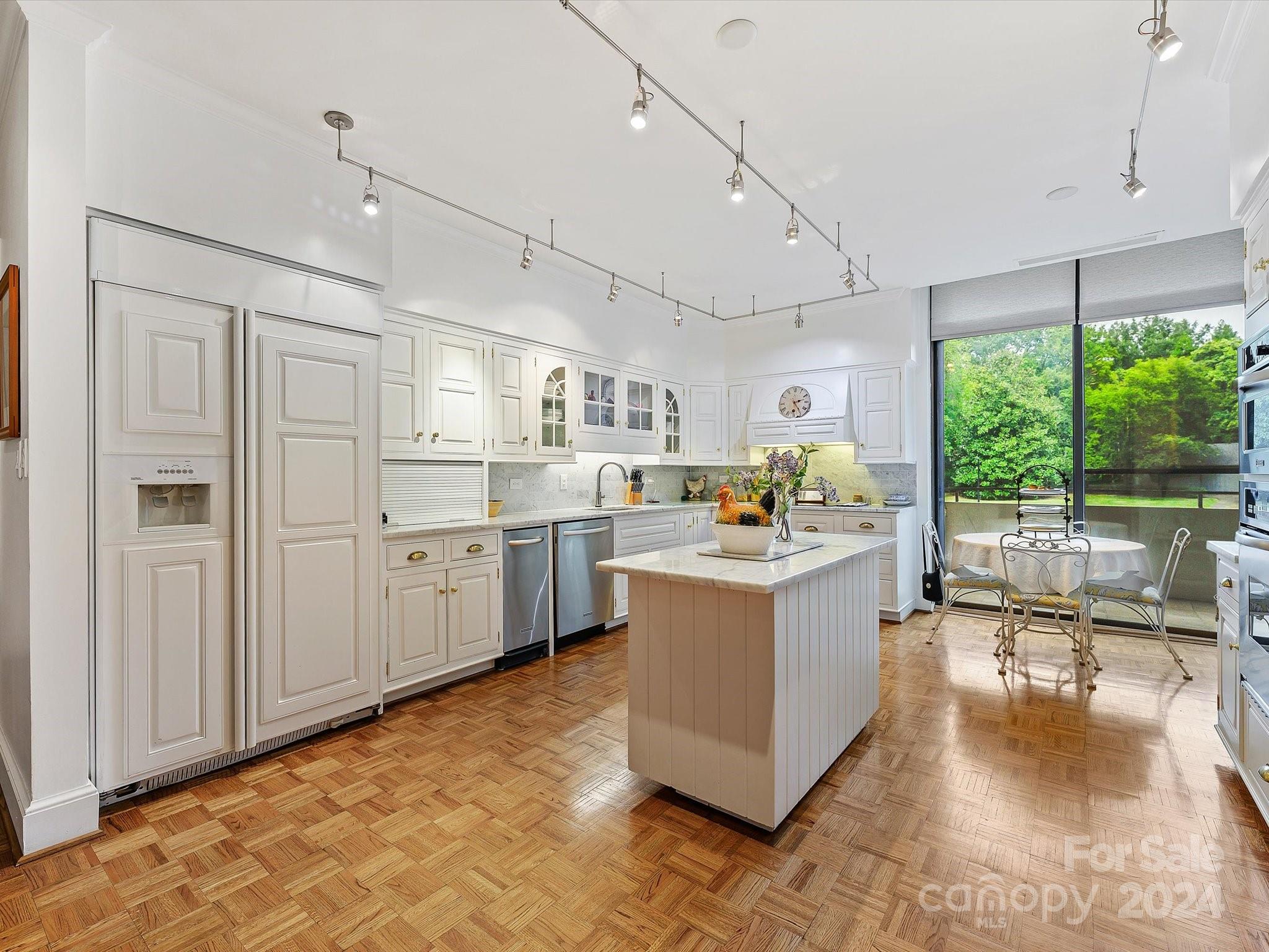 2633 Richardson Divide Unit: 2A