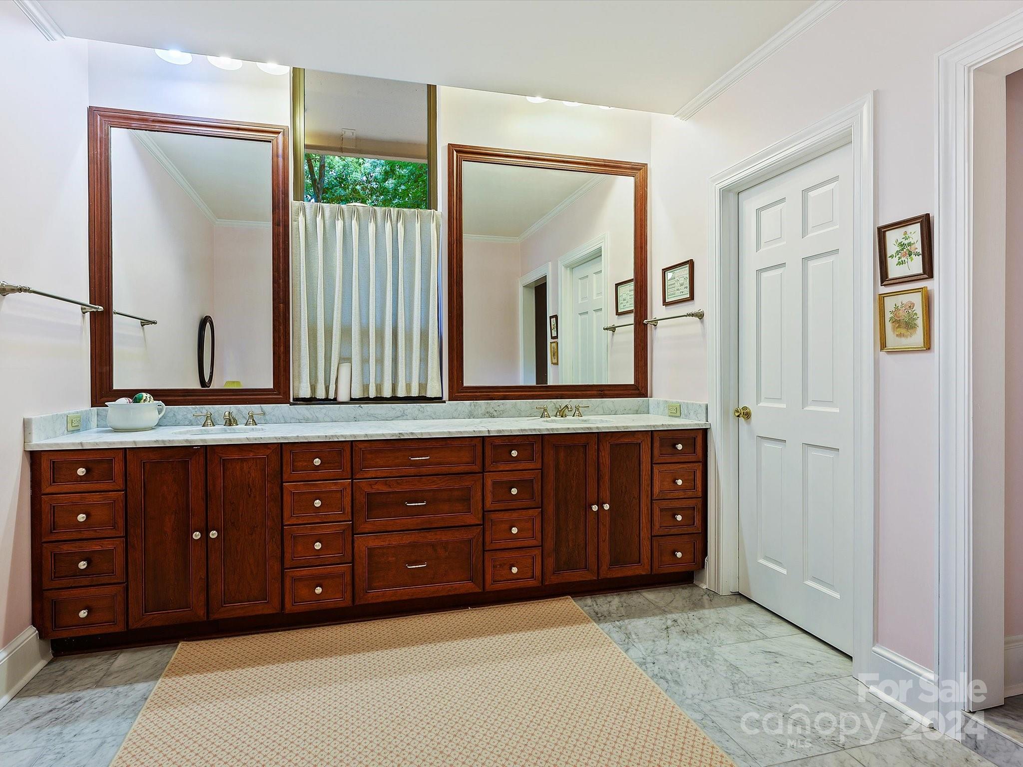 2633 Richardson Divide Unit: 2A