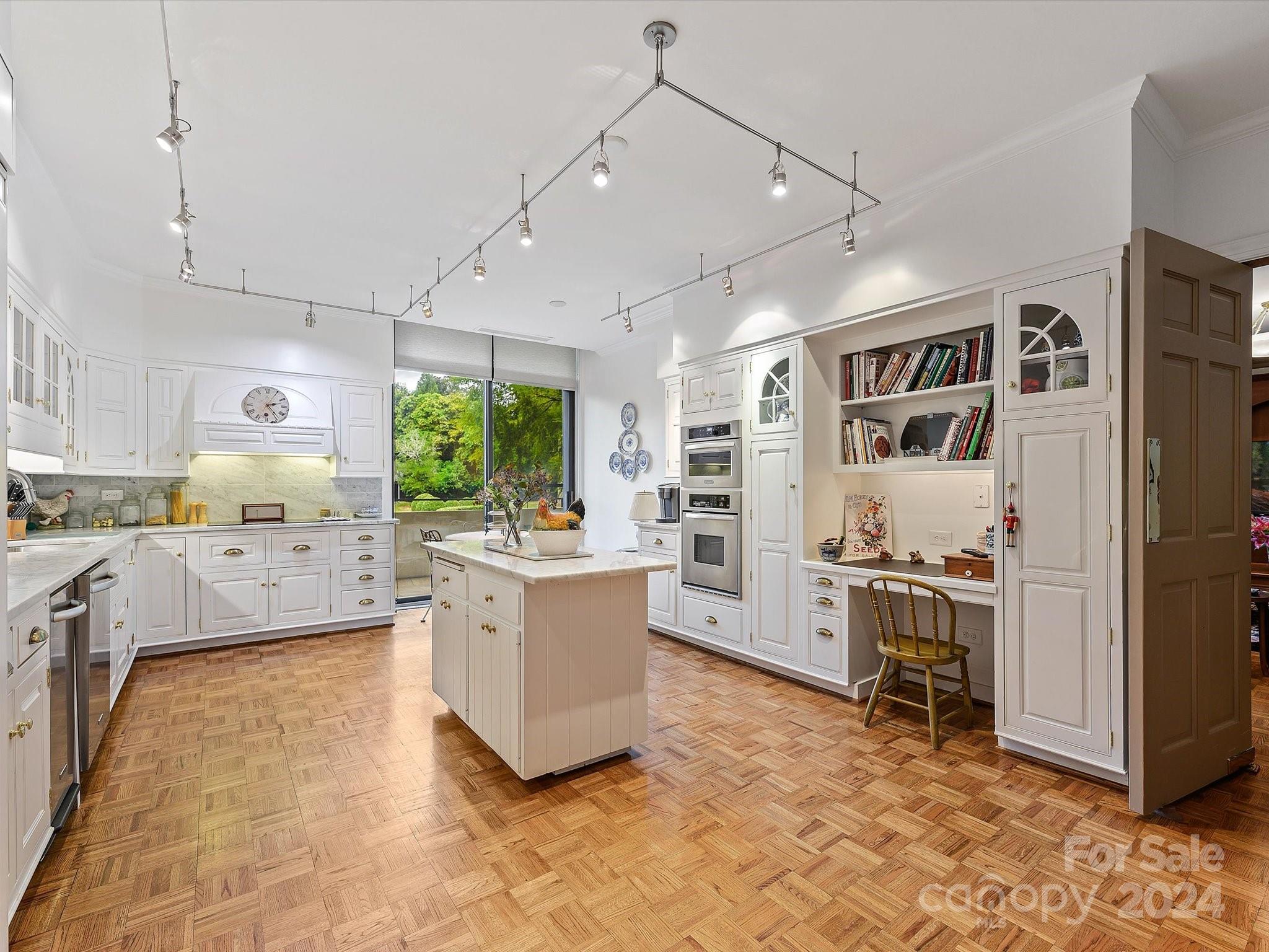 2633 Richardson Divide Unit: 2A
