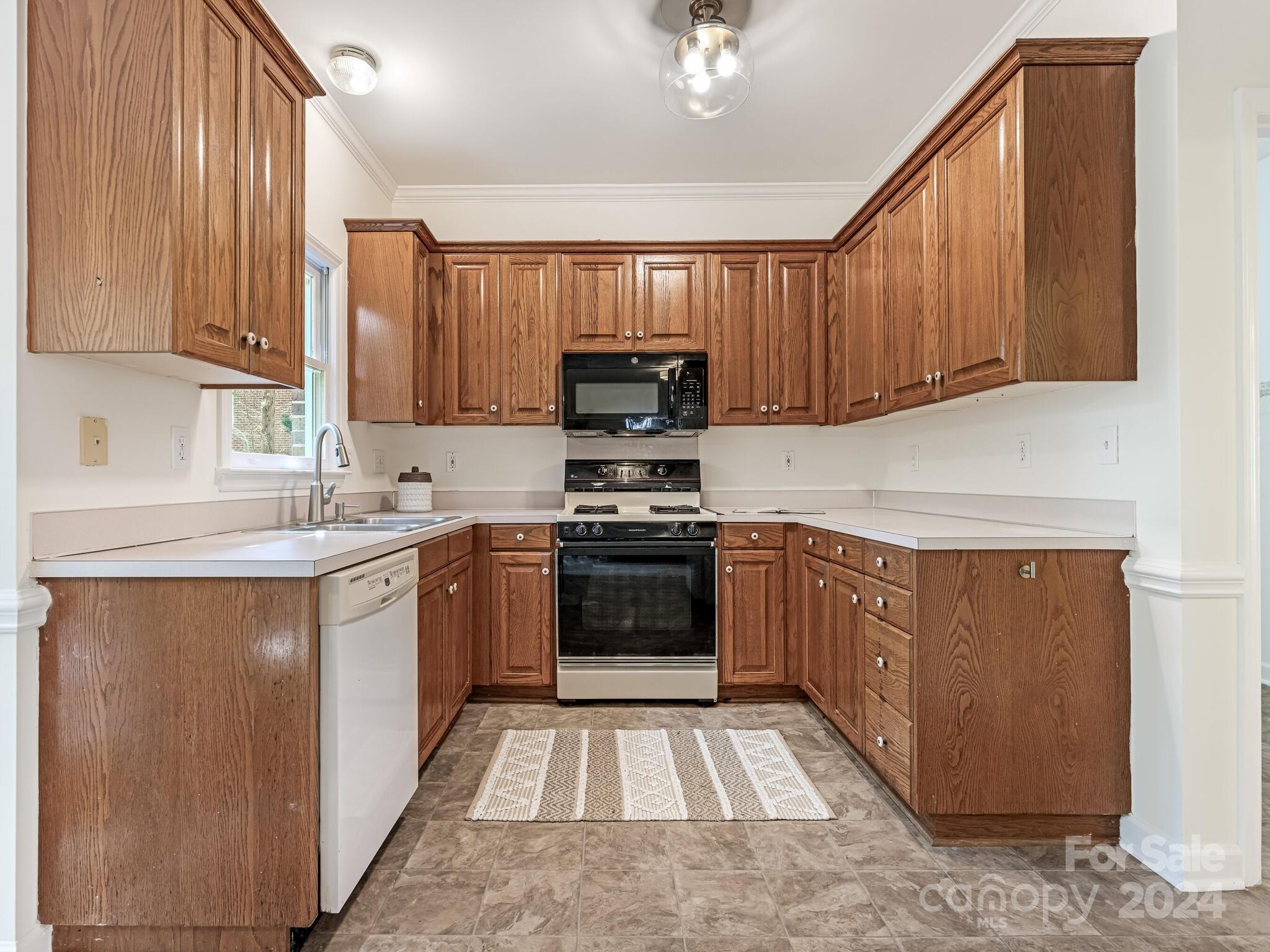 1014 Worcaster Place