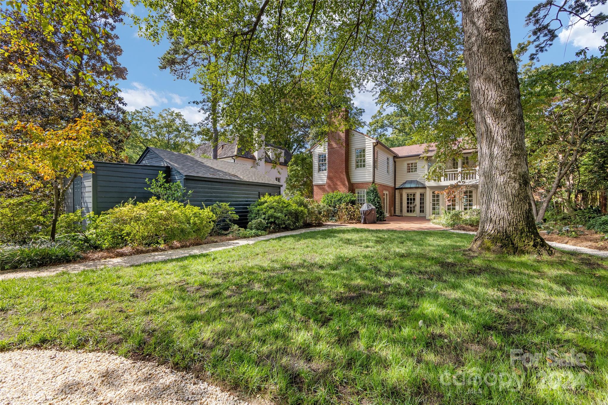 633 Cherokee Road