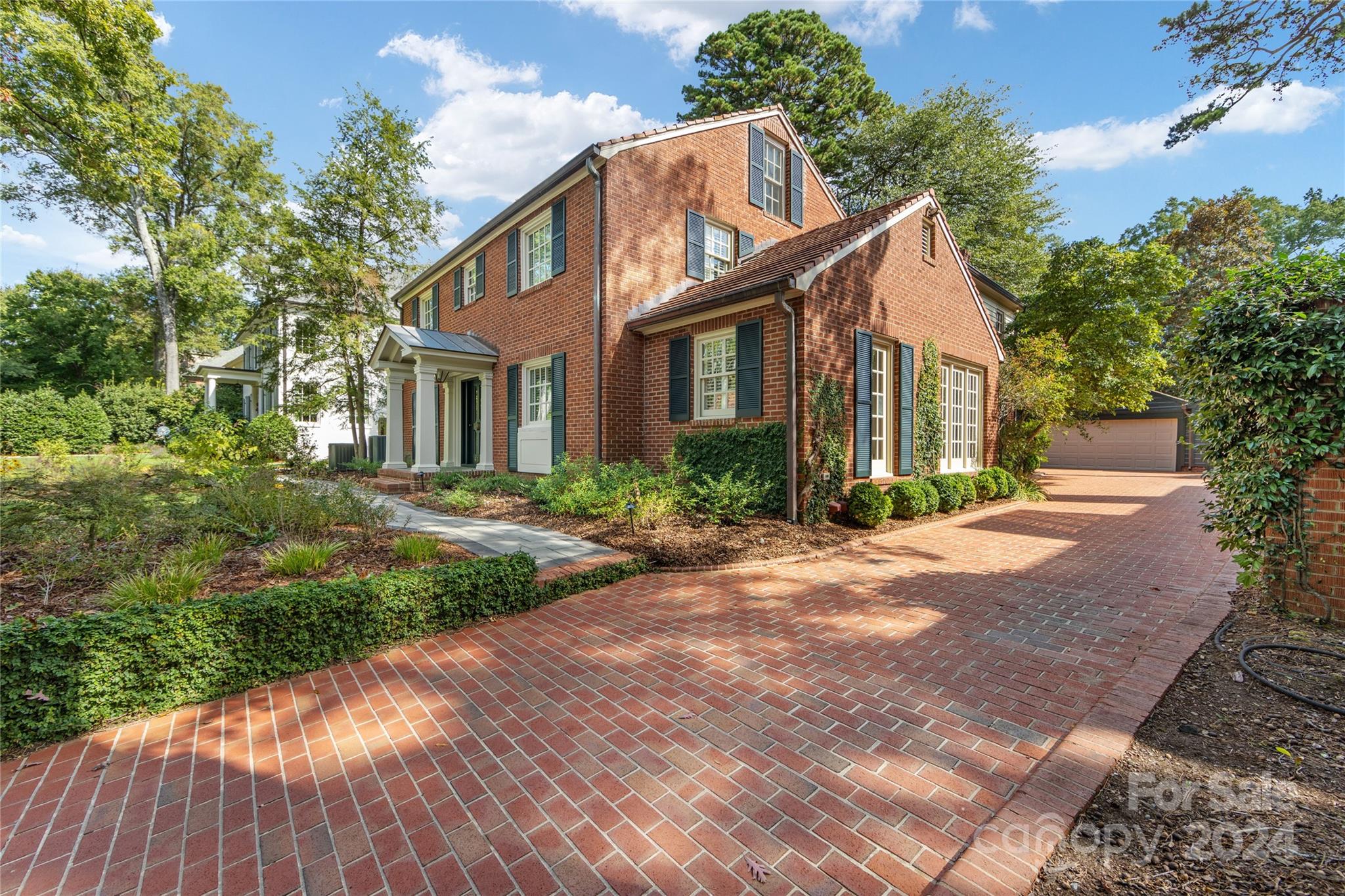 633 Cherokee Road