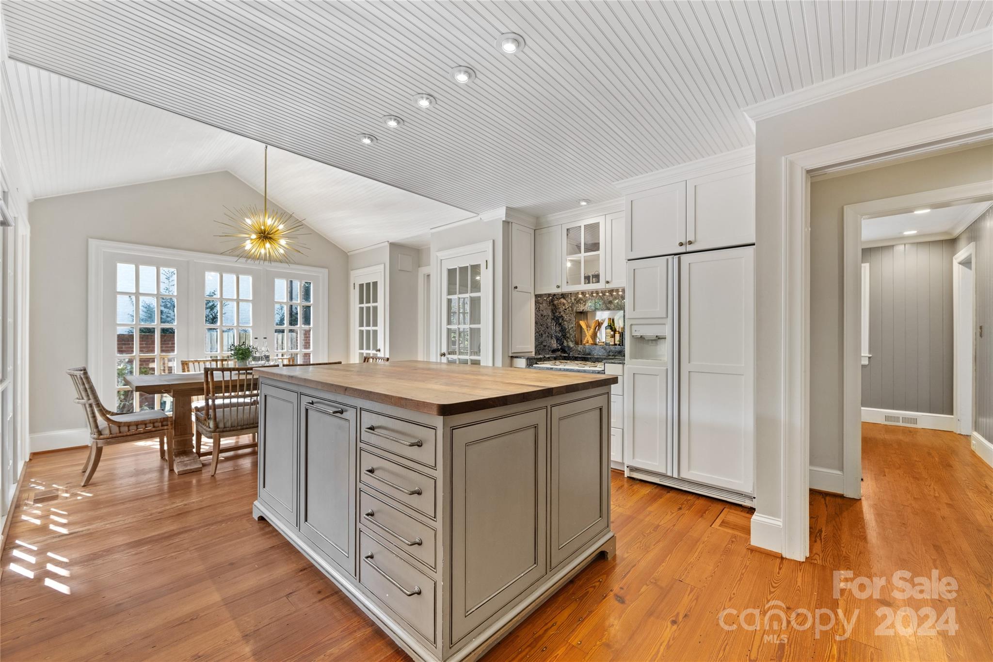 633 Cherokee Road