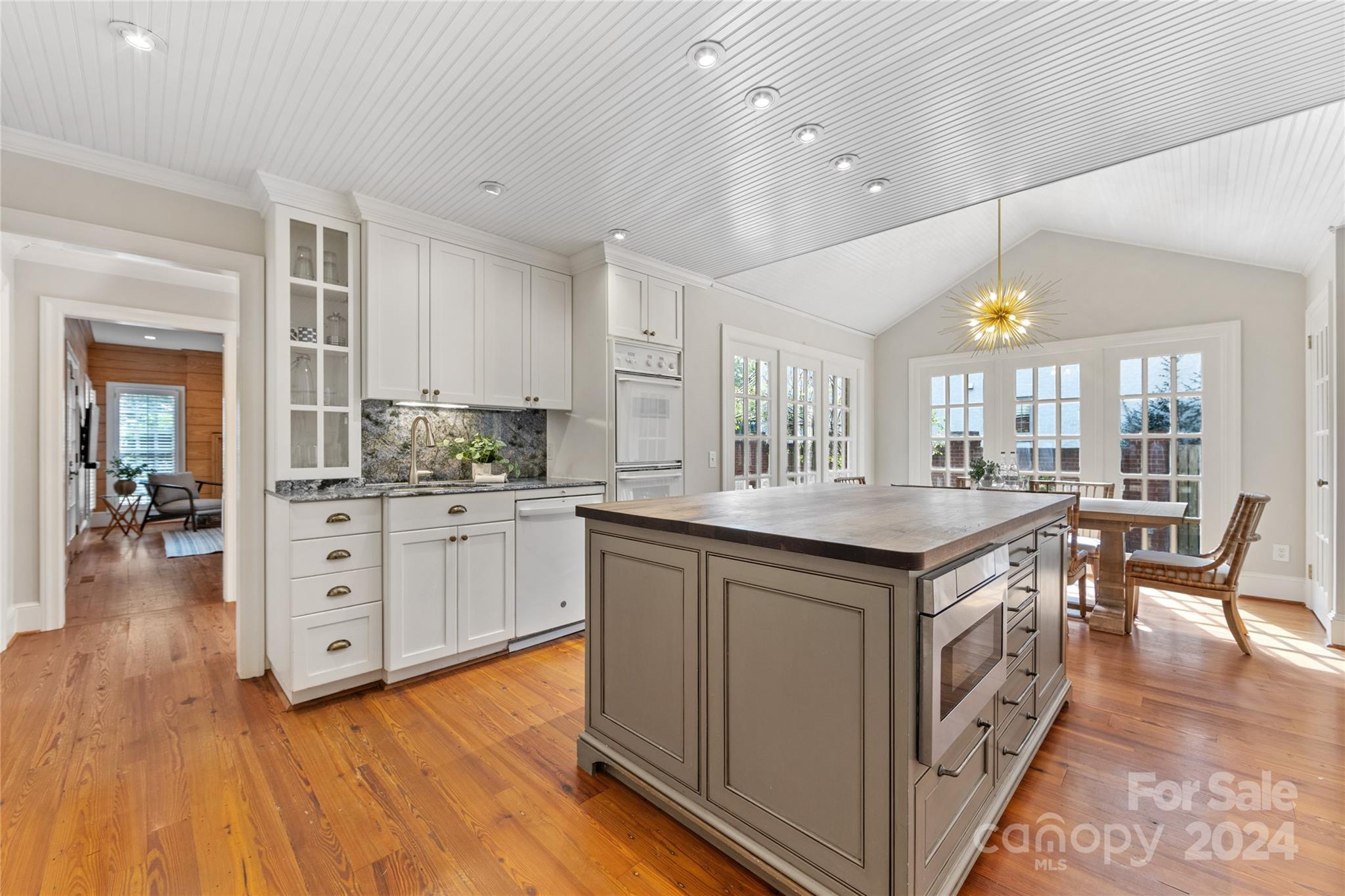633 Cherokee Road