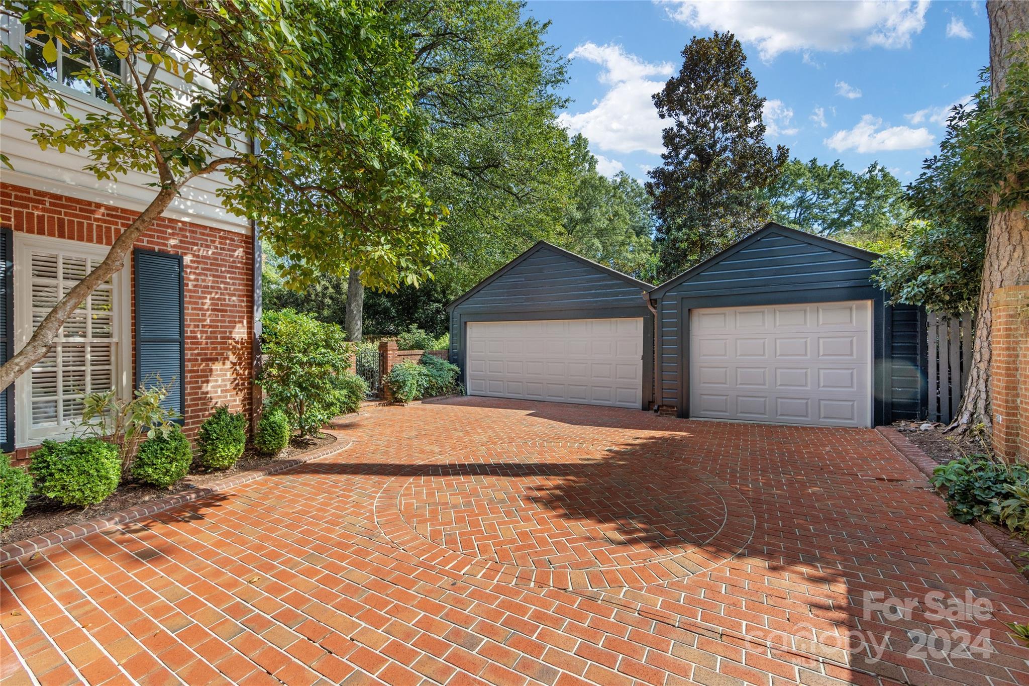 633 Cherokee Road