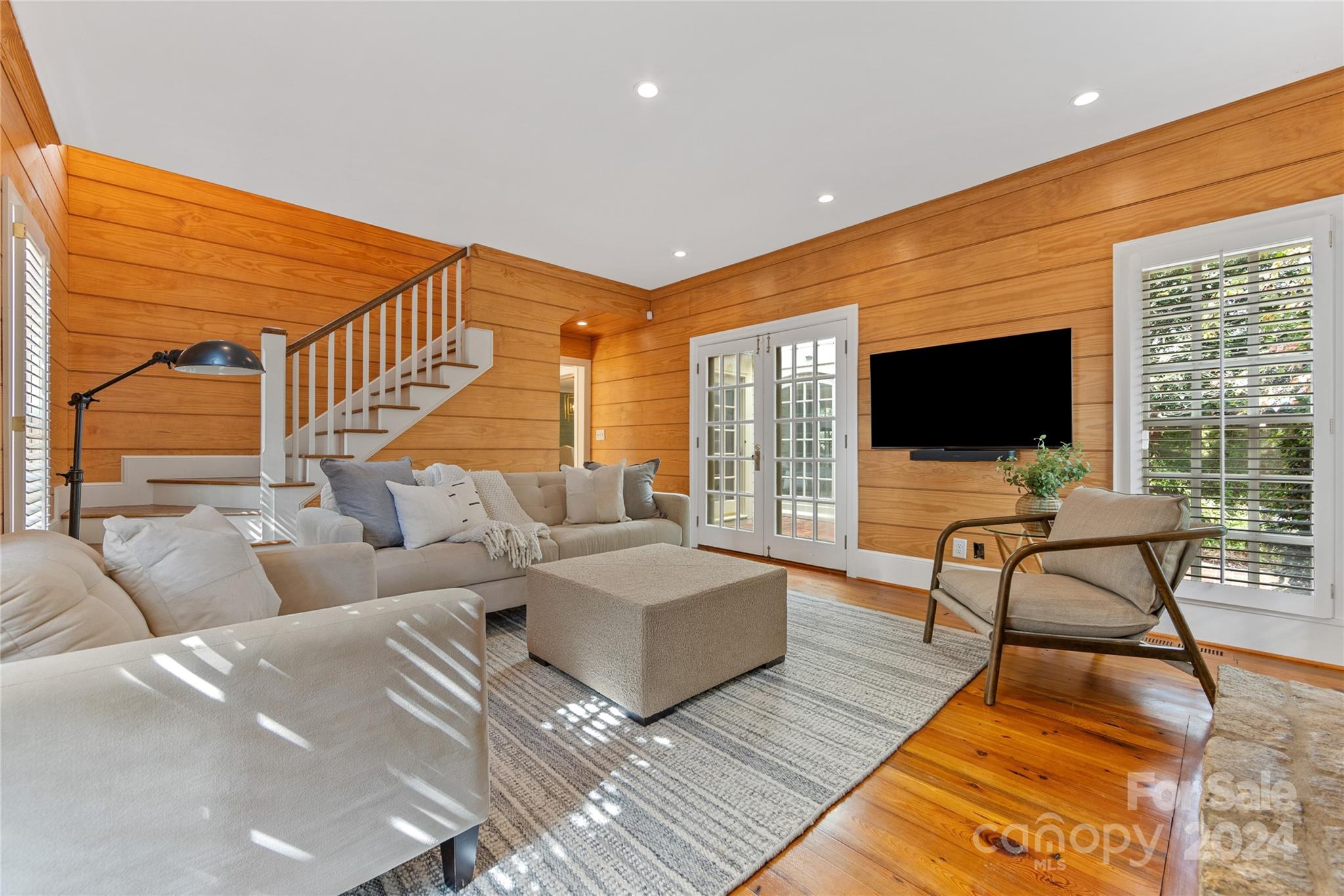 633 Cherokee Road