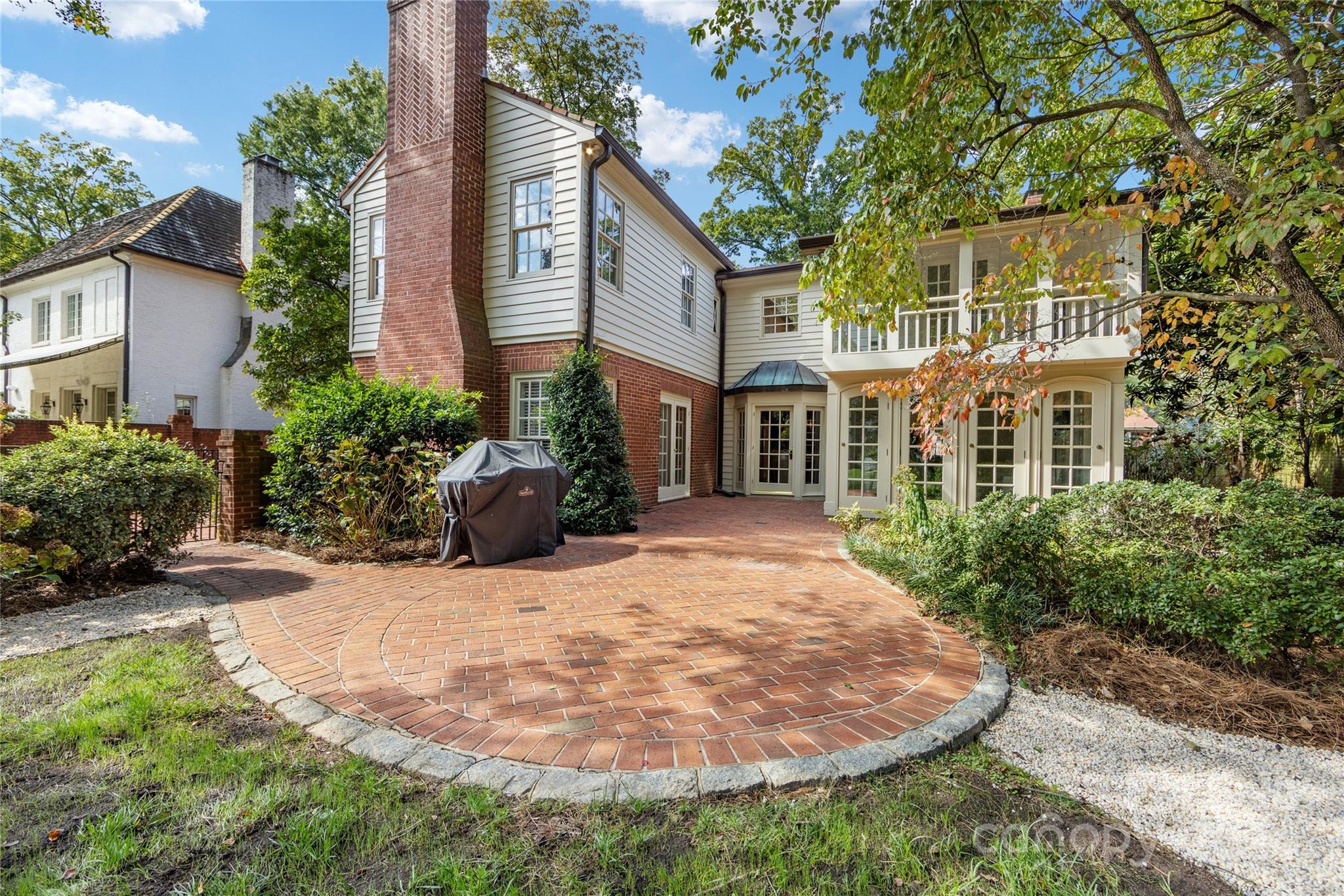 633 Cherokee Road
