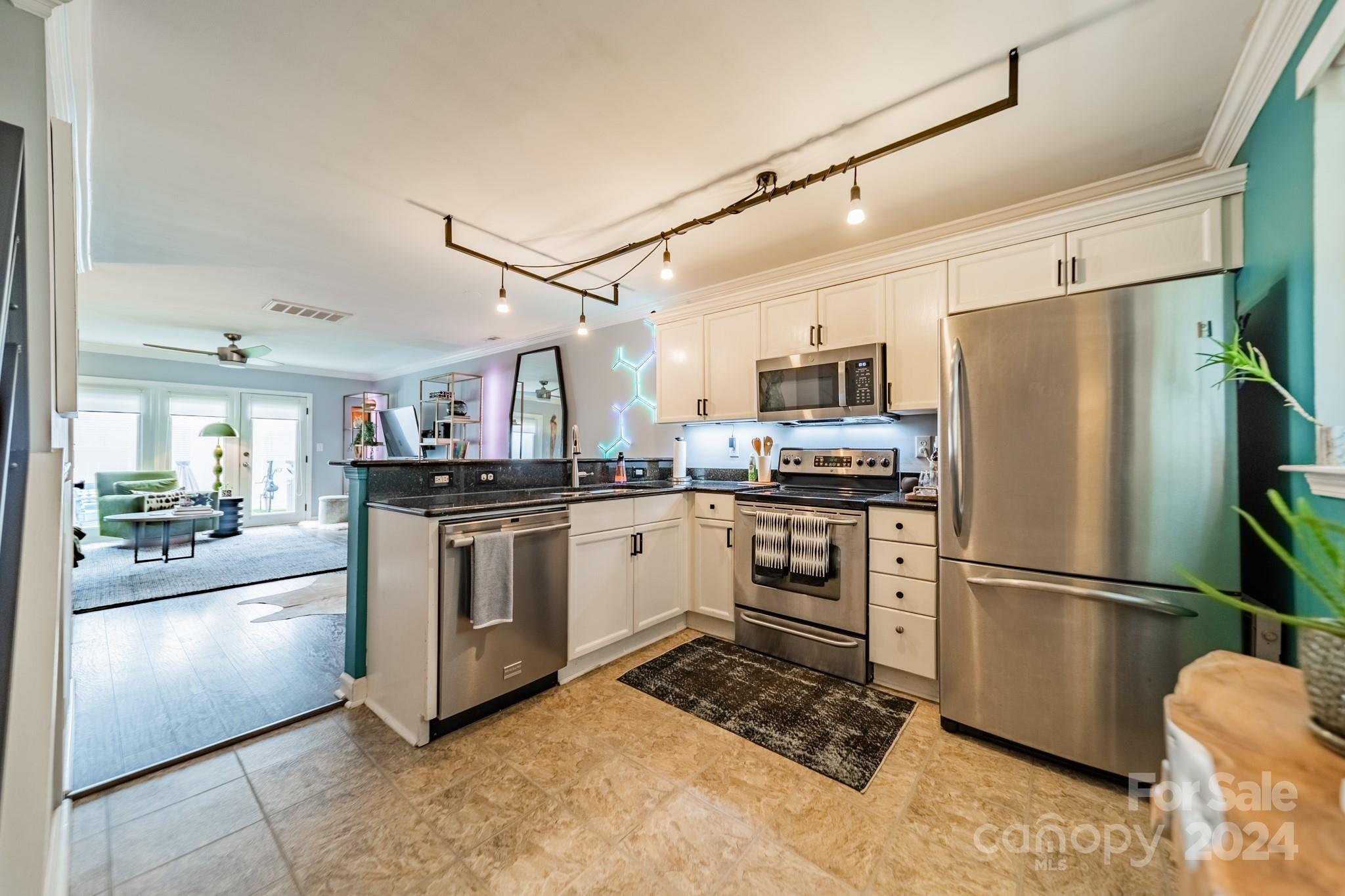 1224 Green Oaks Lane Unit: H
