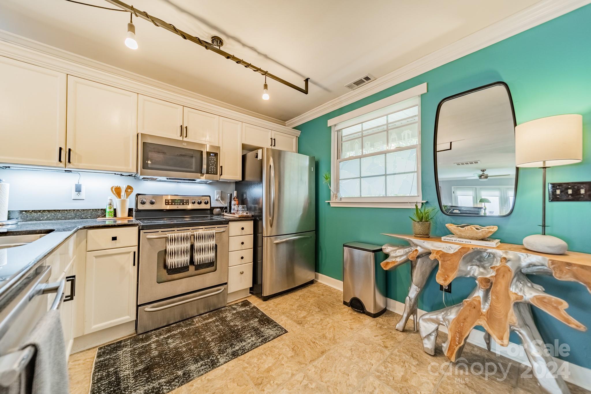 1224 Green Oaks Lane Unit: H