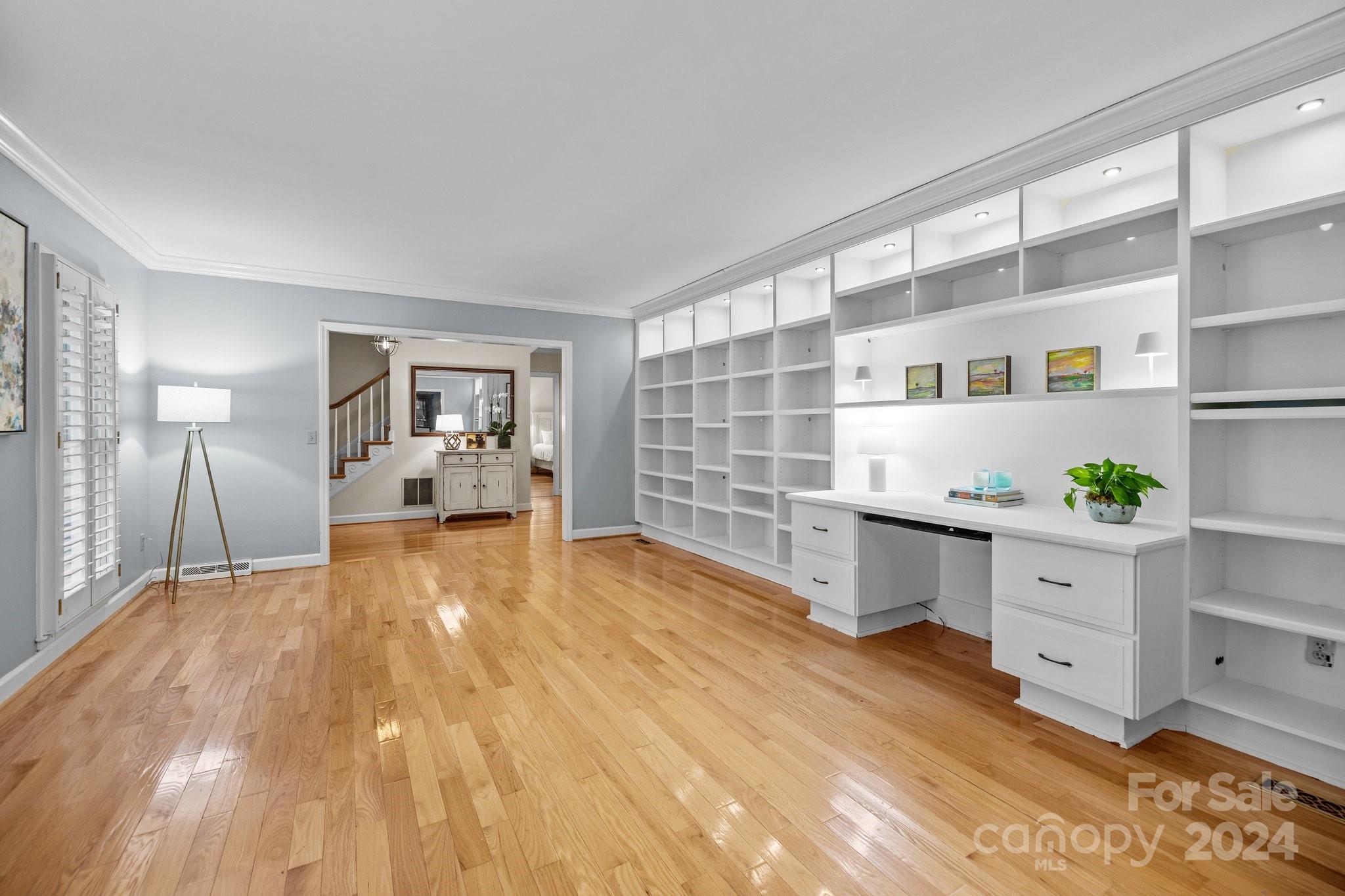 1134 Shadowbrook Lane