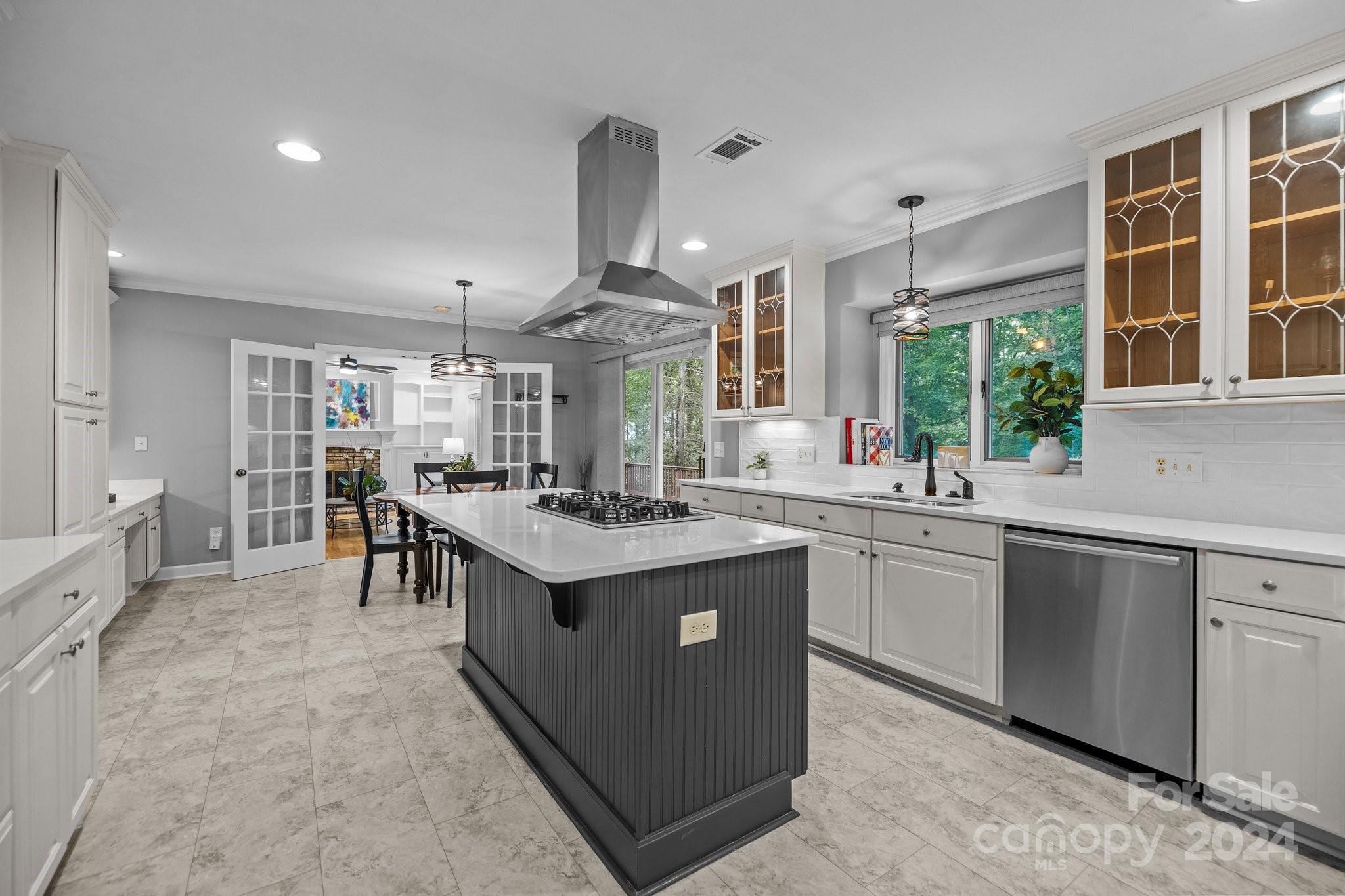 1134 Shadowbrook Lane