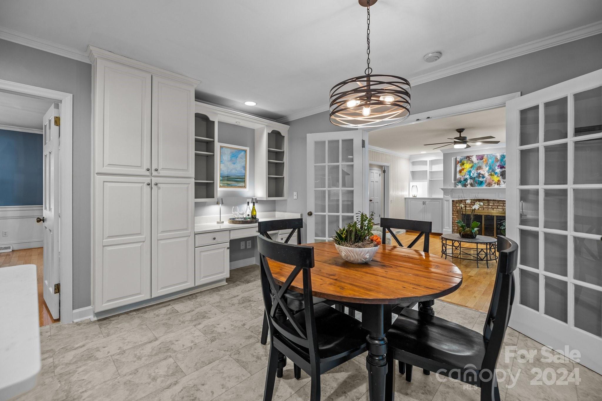 1134 Shadowbrook Lane