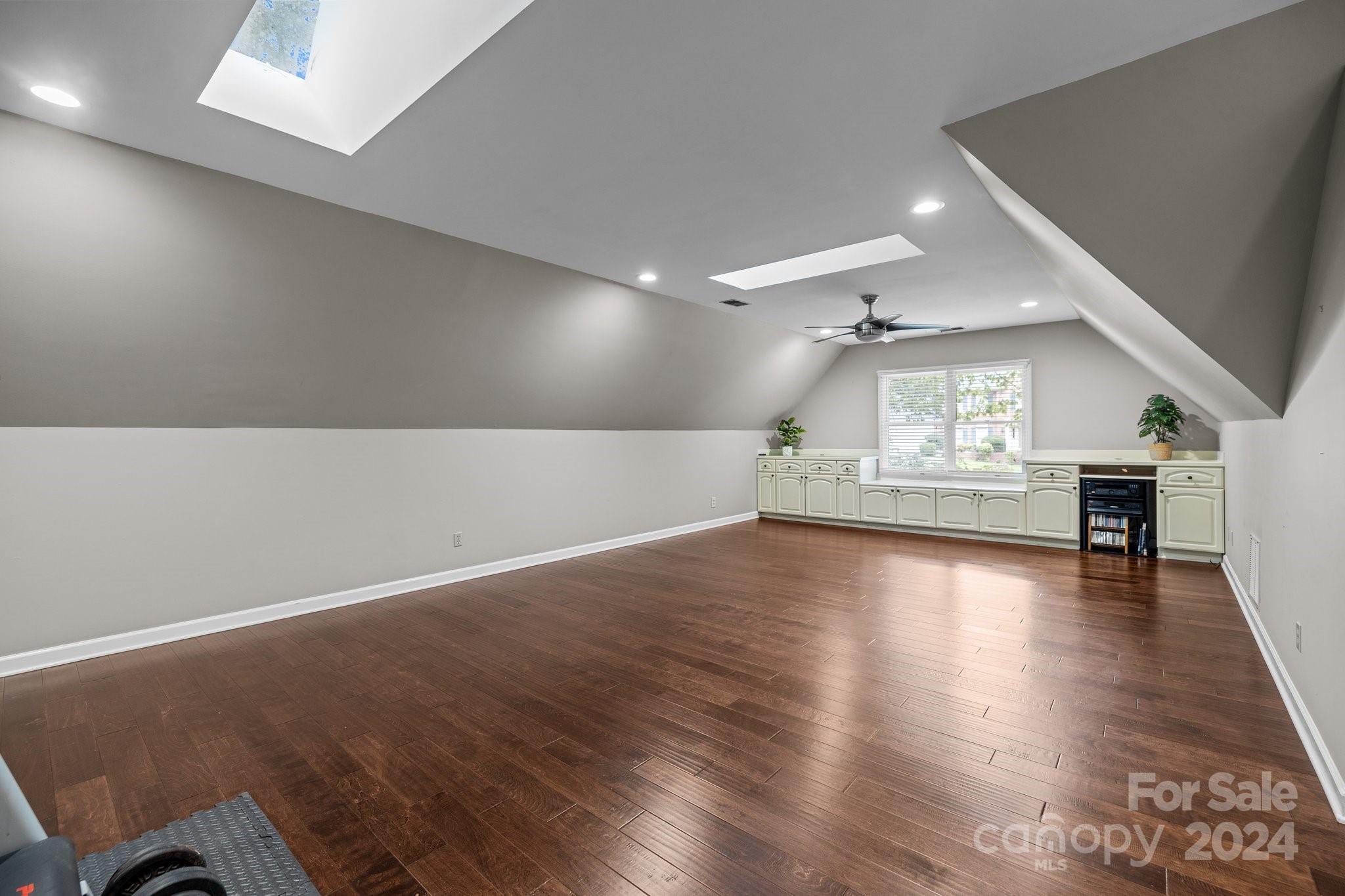 1134 Shadowbrook Lane