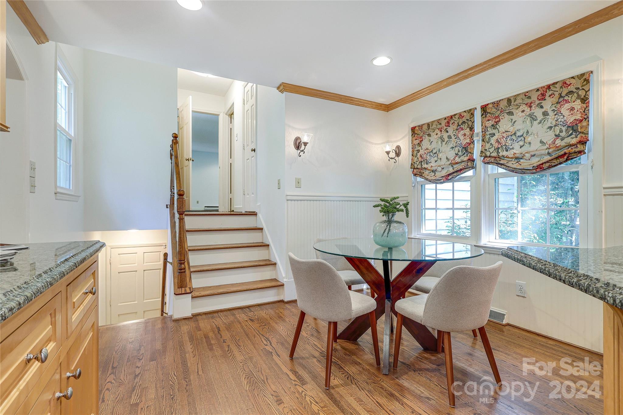3127 Valencia Terrace