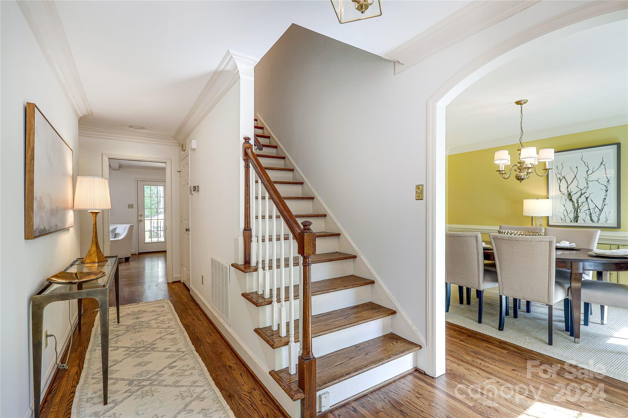 3127 Valencia Terrace