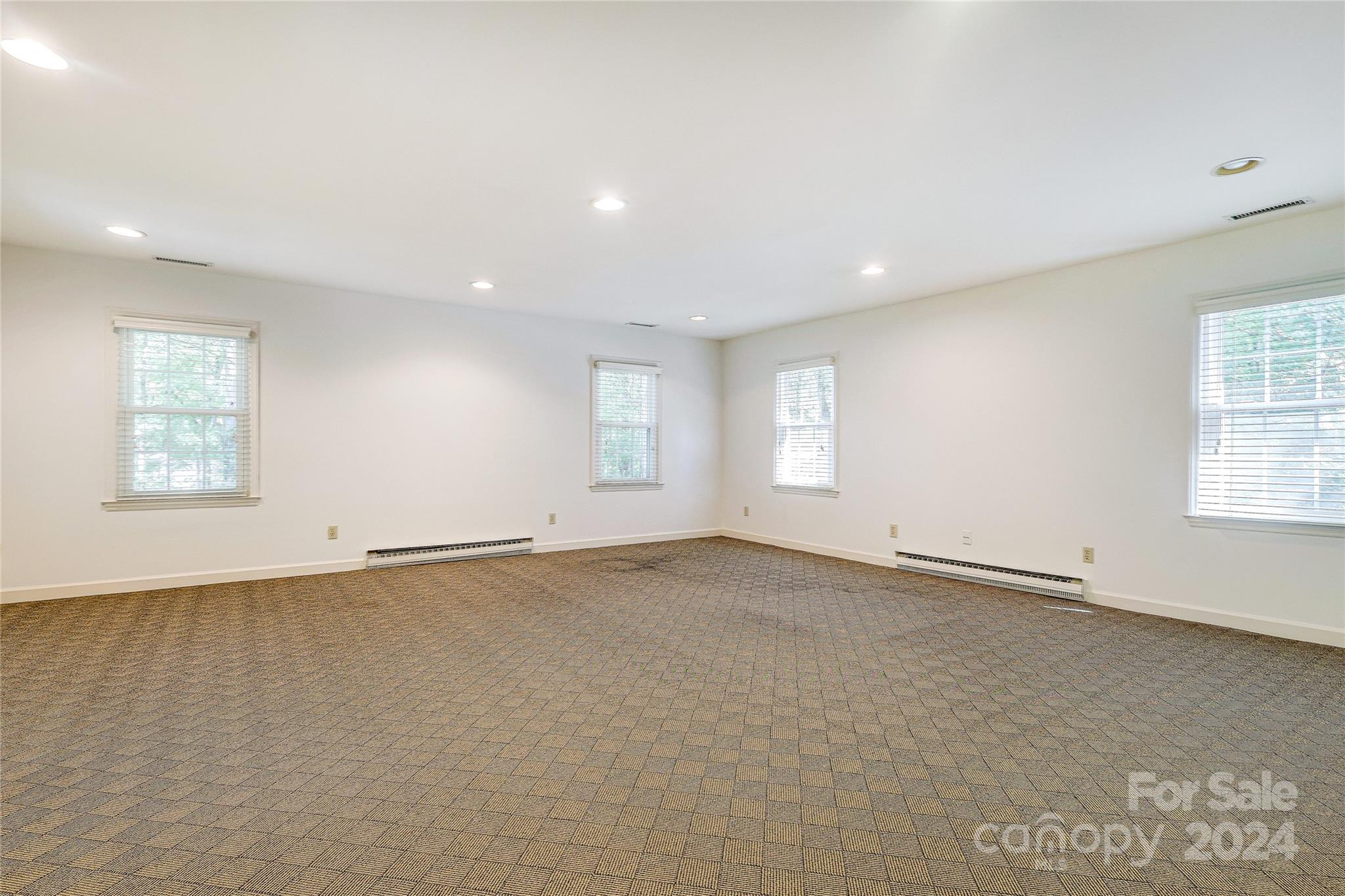3127 Valencia Terrace