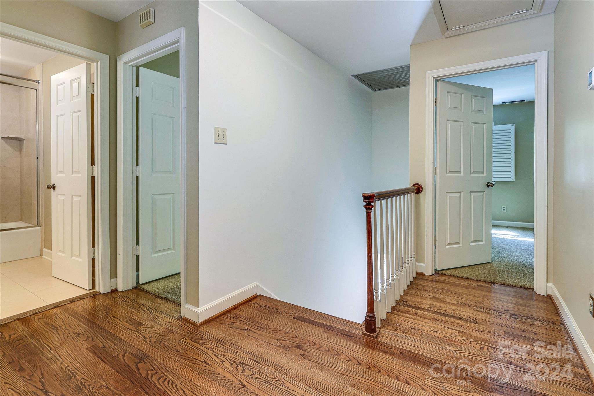 3127 Valencia Terrace