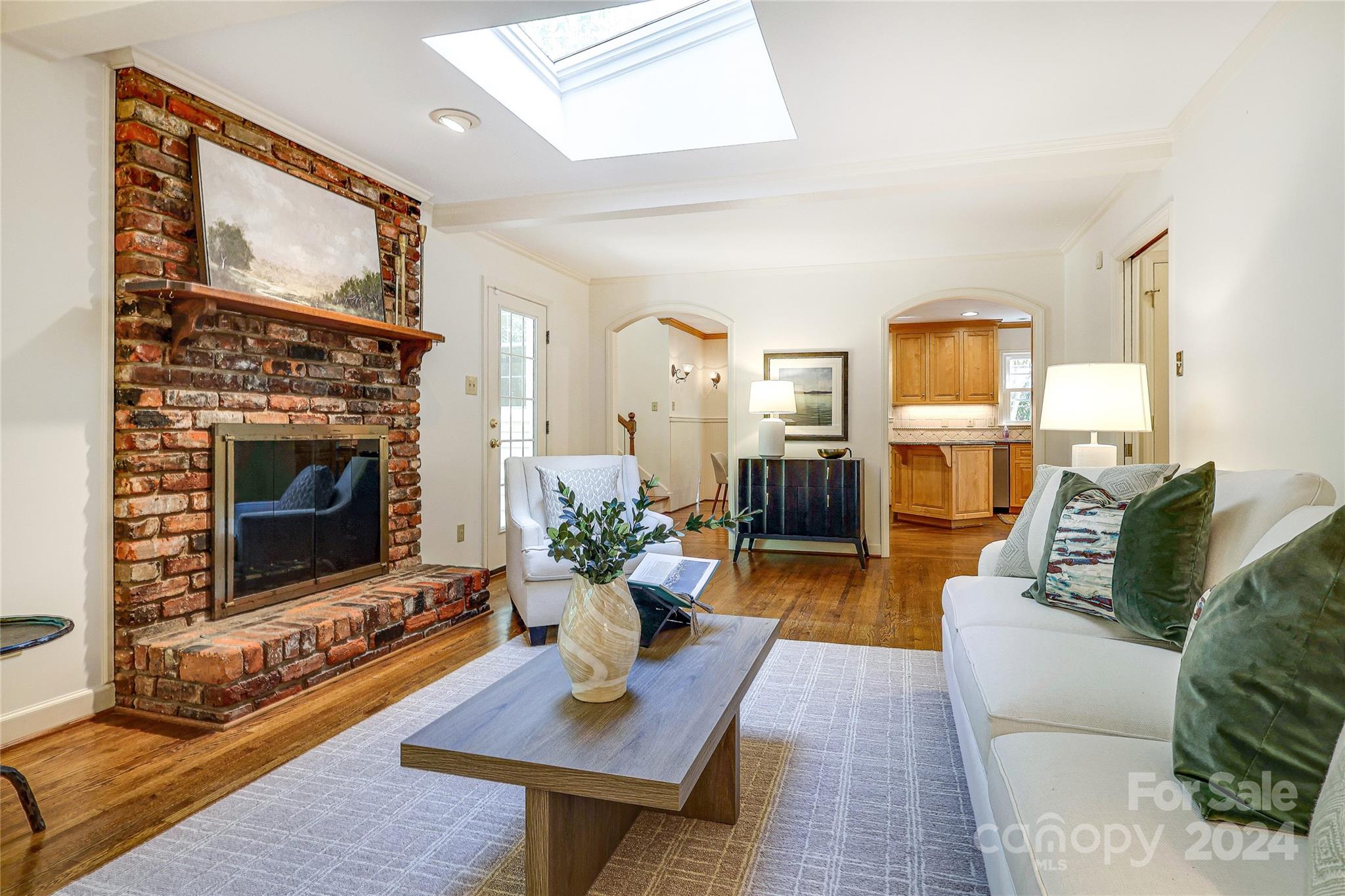3127 Valencia Terrace