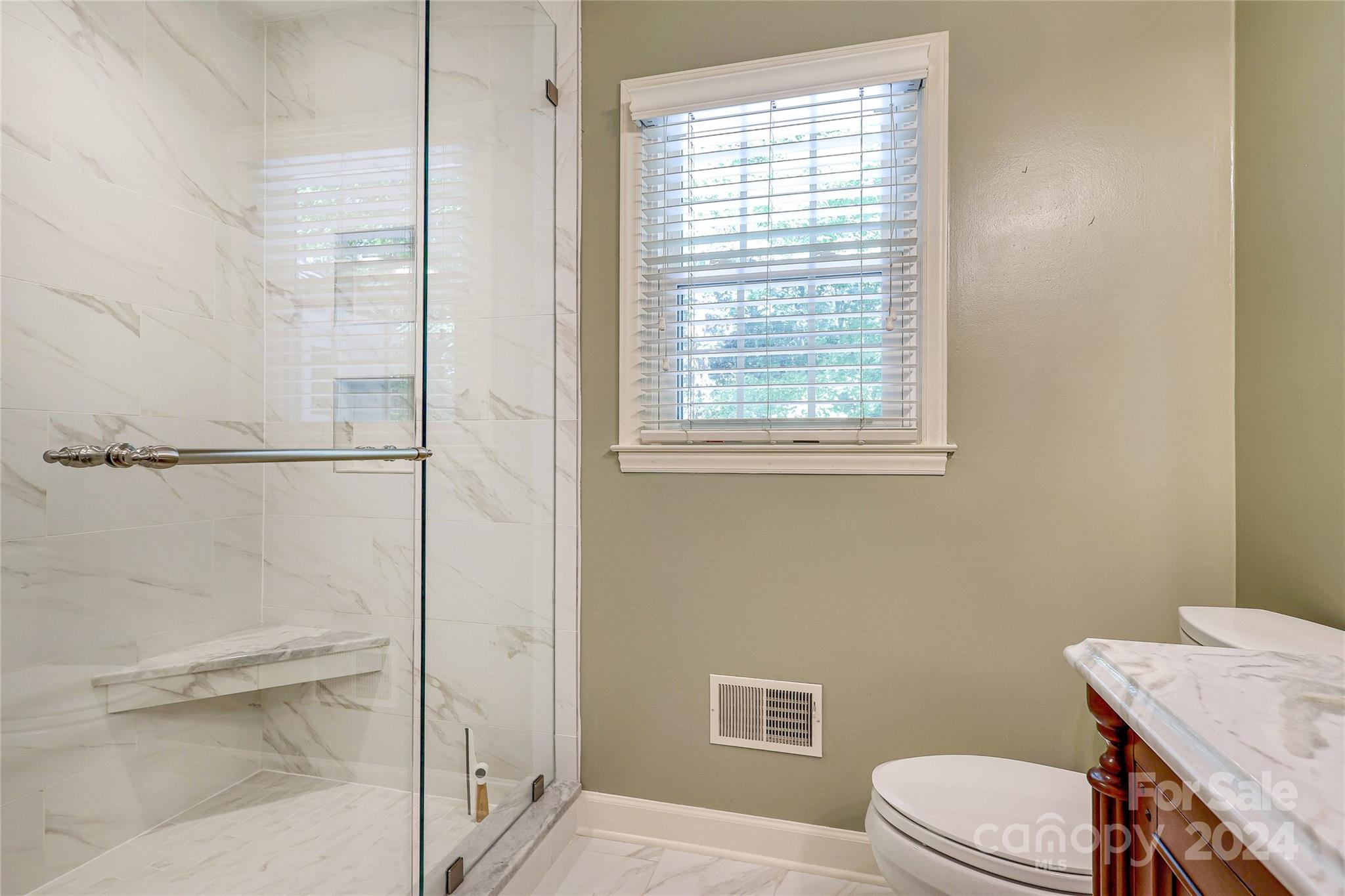 3127 Valencia Terrace